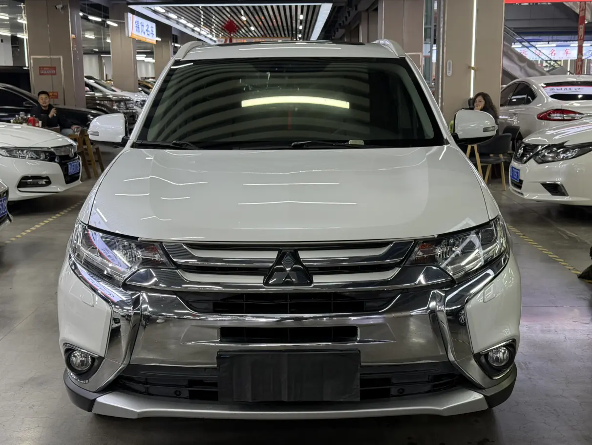 Mitsubishi Outlander  из Китая