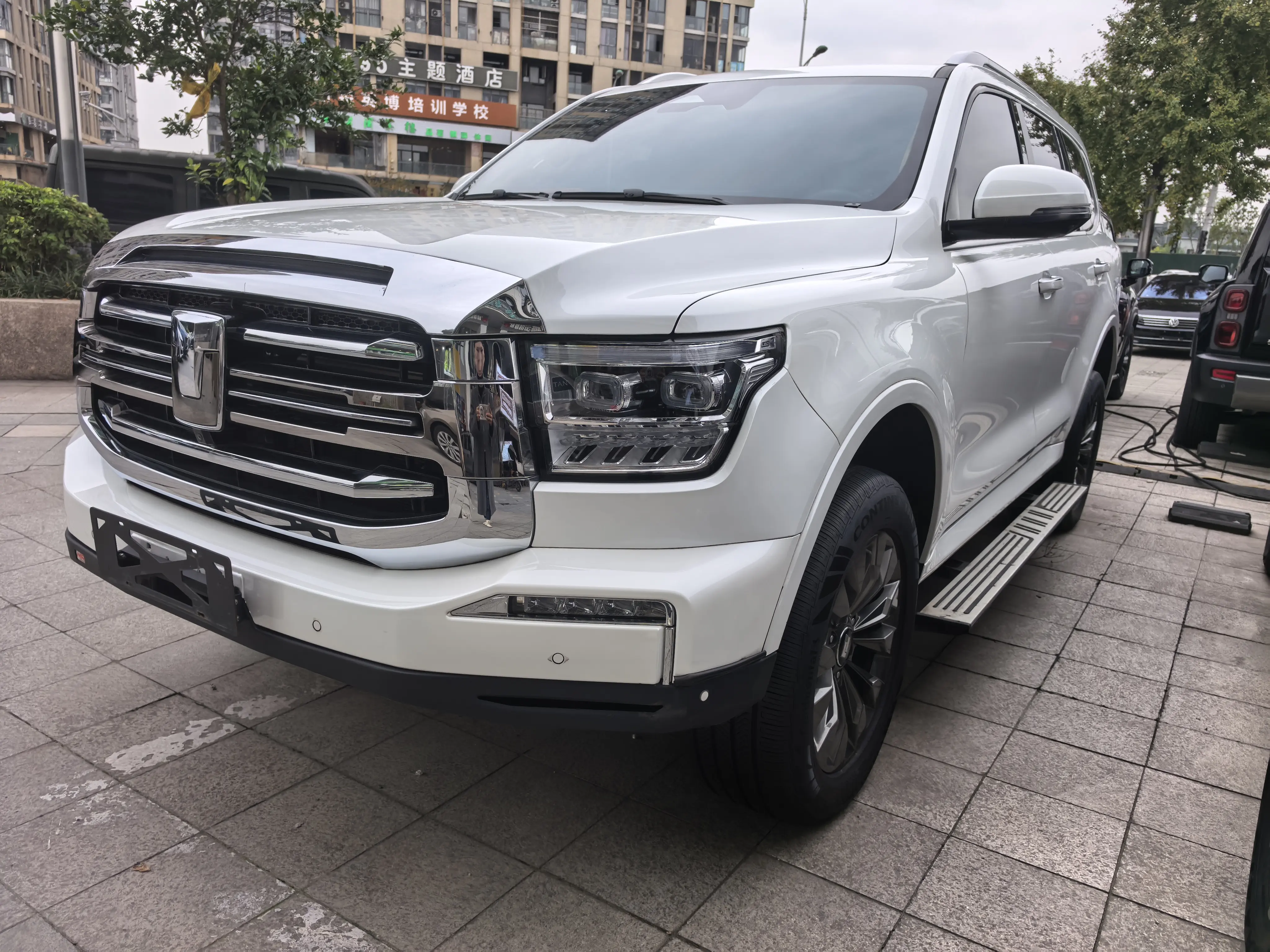 Tank 500 Hi4-T  из Китая