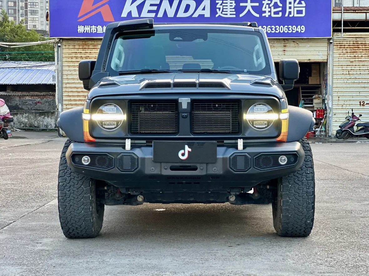 Tank 300  из Китая