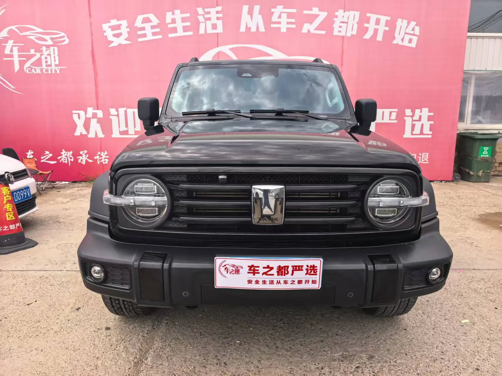 Tank 300  из Китая