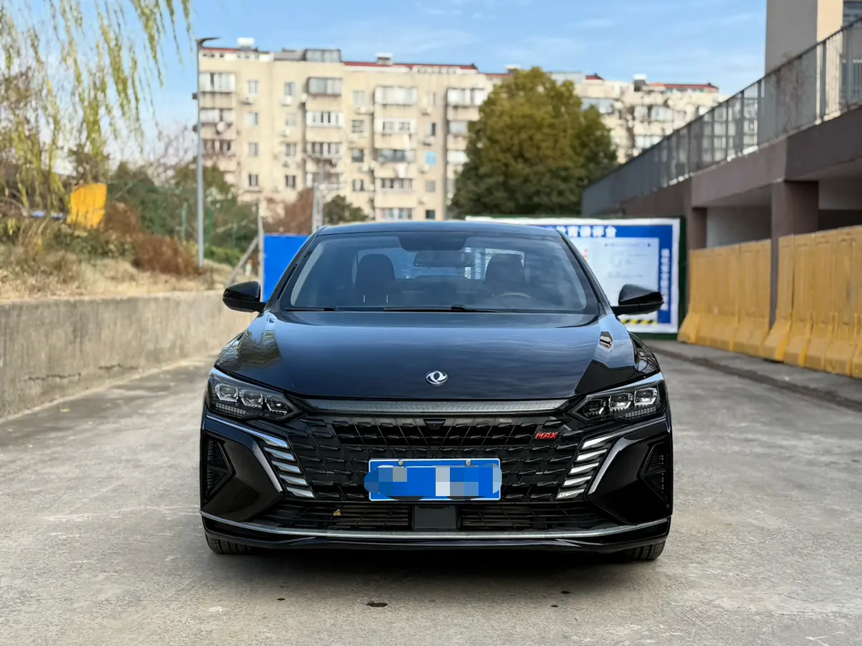 Dongfeng Yixuan MAX  из Китая