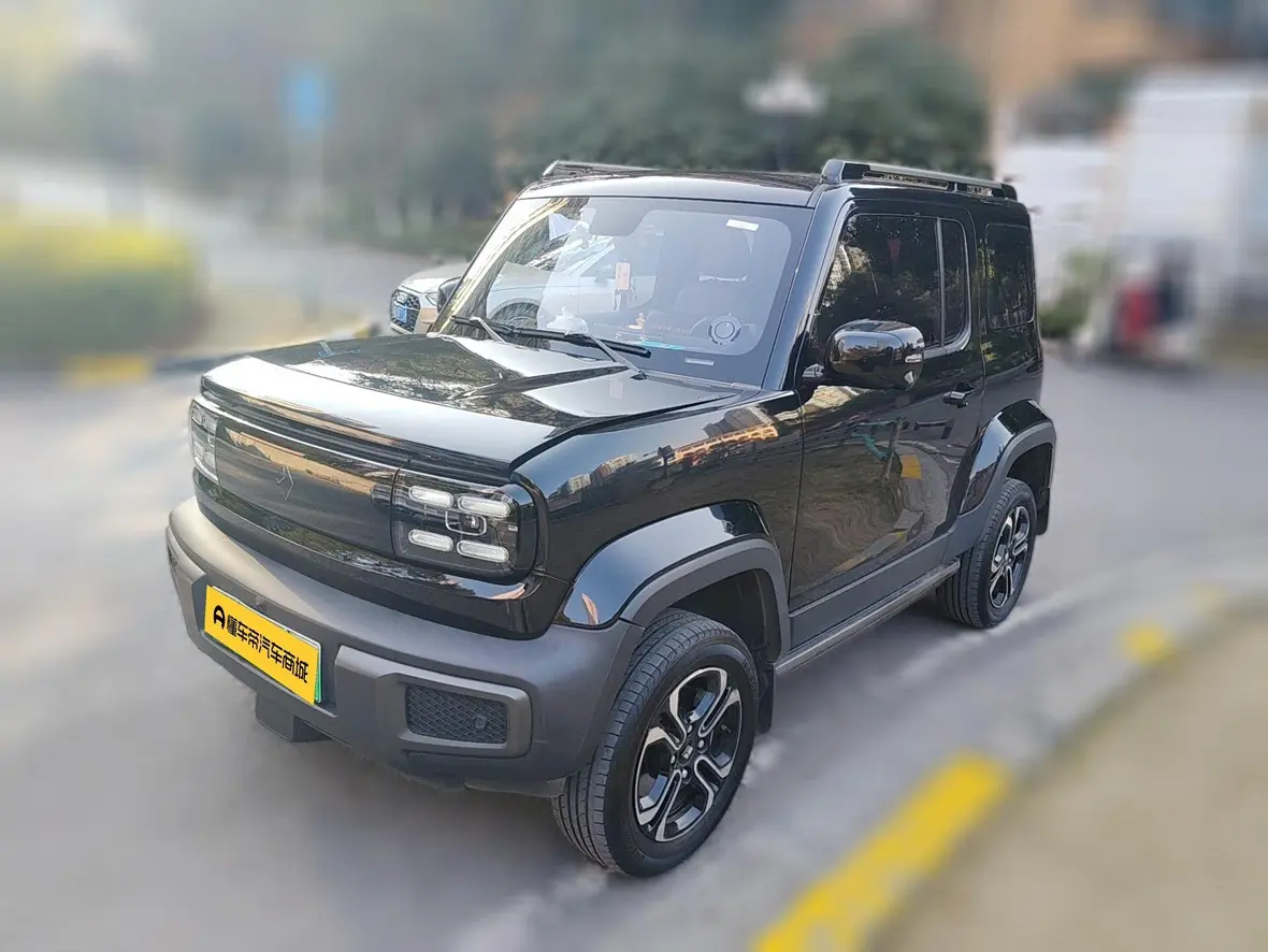 Baojun Yue Ye  из Китая