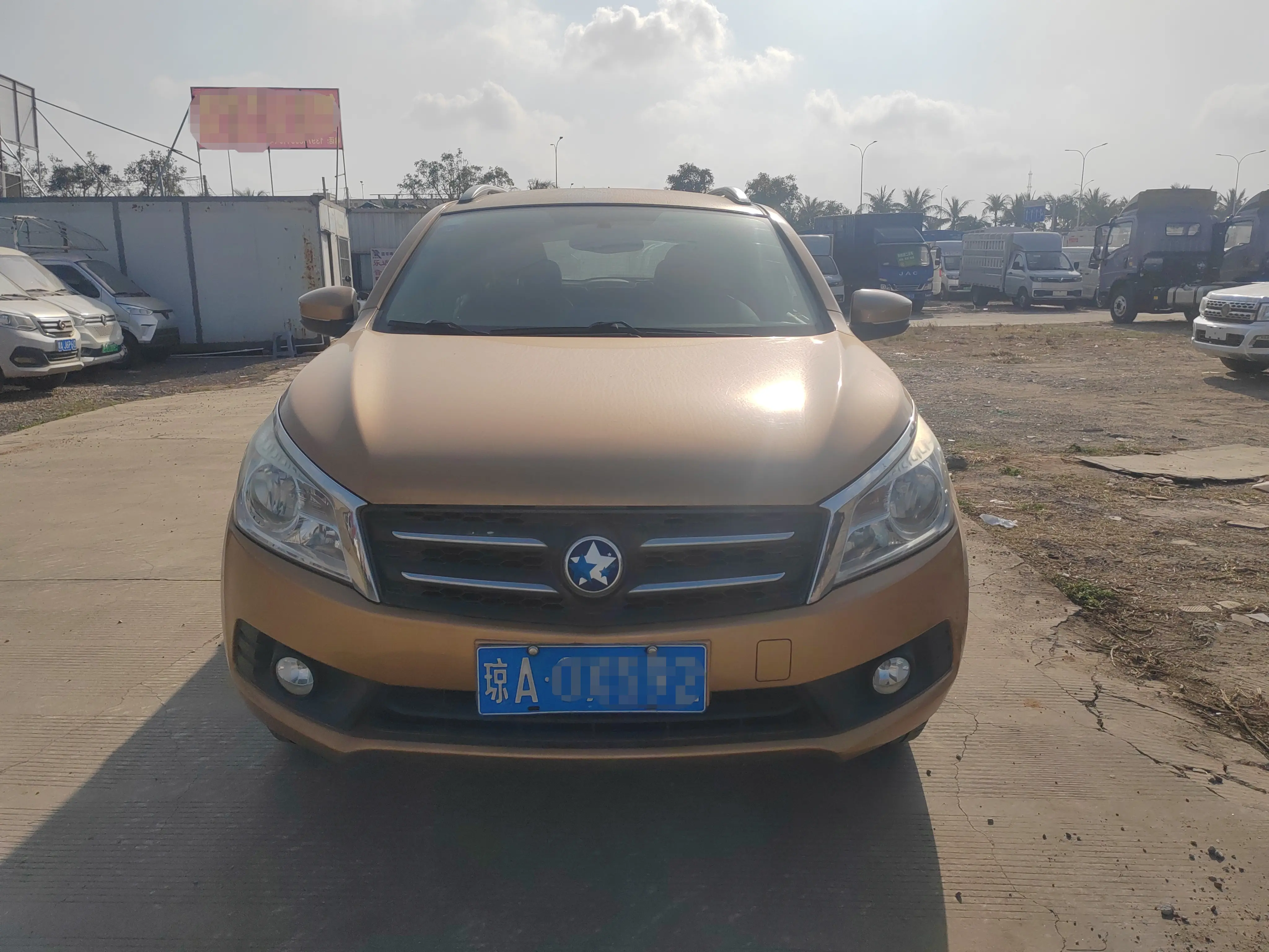 Kai Chen Venucia T70  из Китая