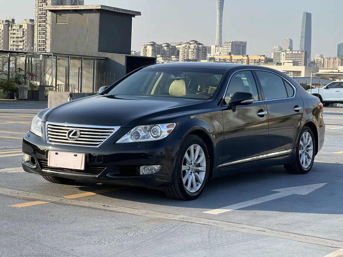 Lexus LS  из Китая