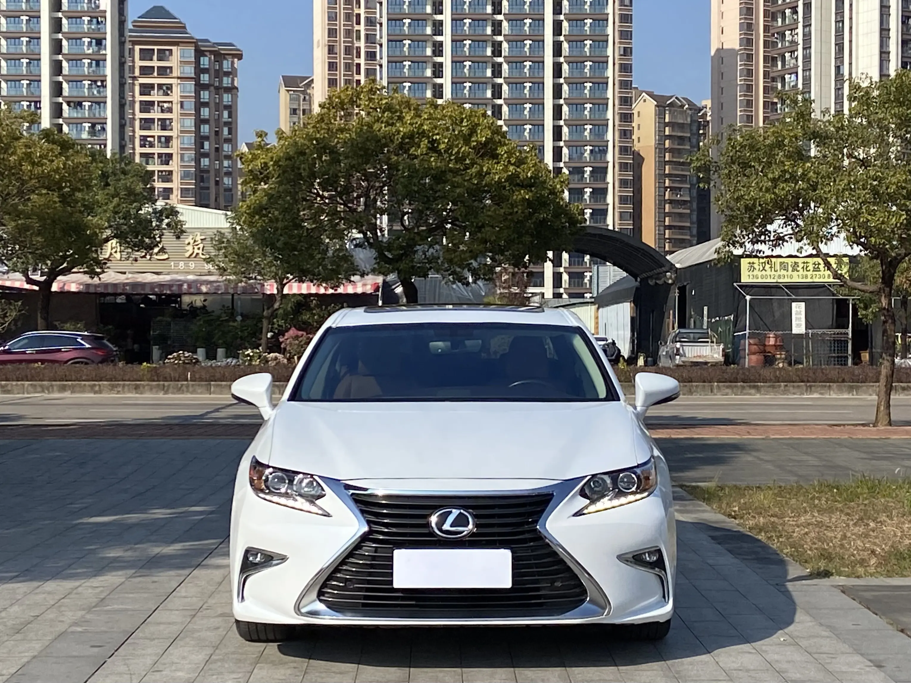 Lexus ES  из Китая