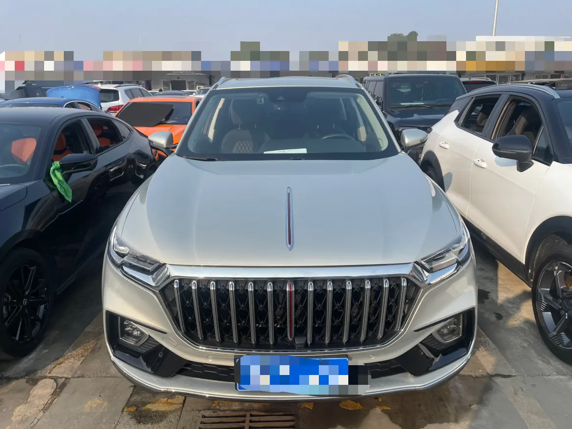 Hongqi HS5  из Китая