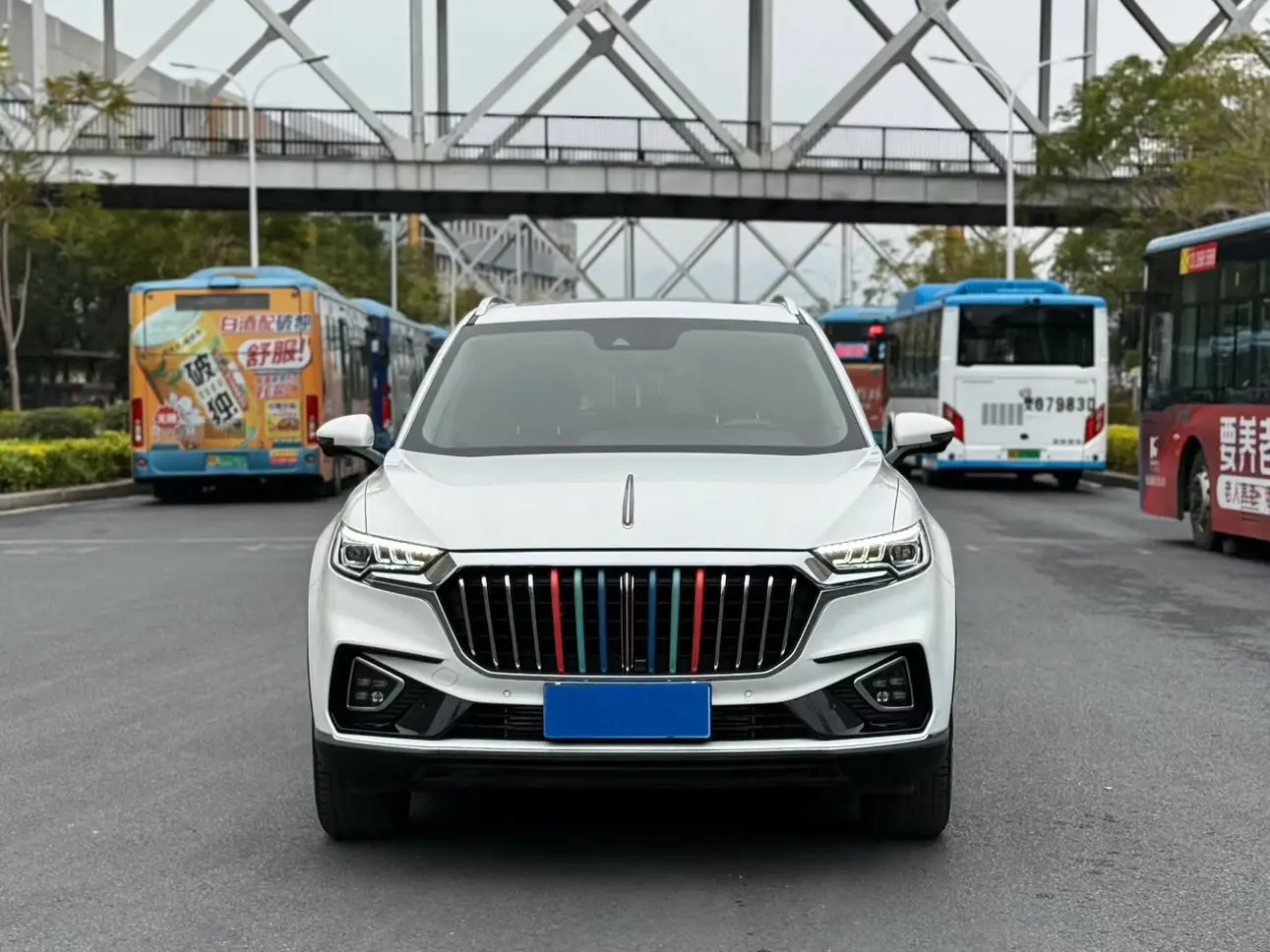 Hongqi HS5  из Китая