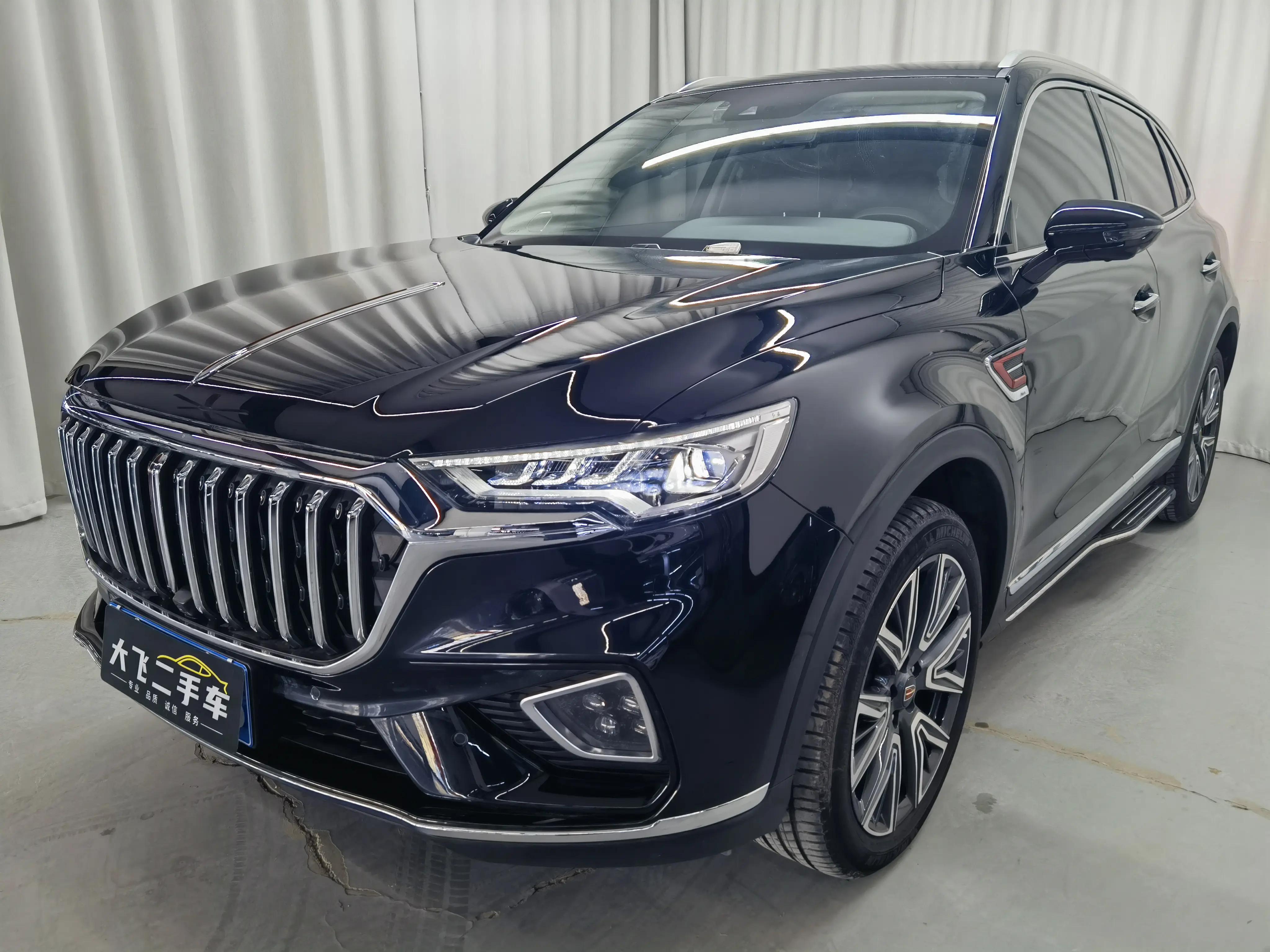 Hongqi HS5  из Китая