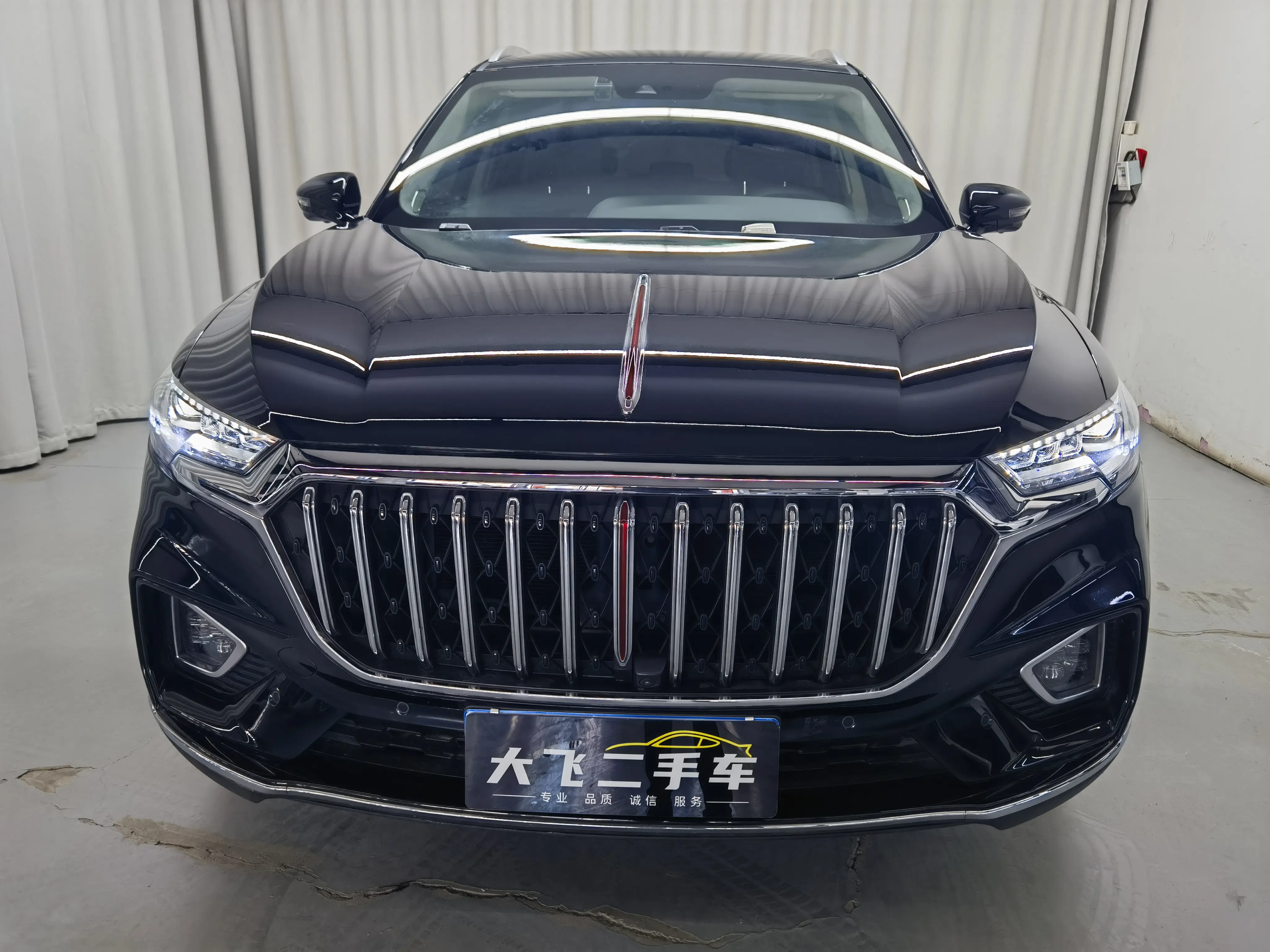 Hongqi HS5  из Китая