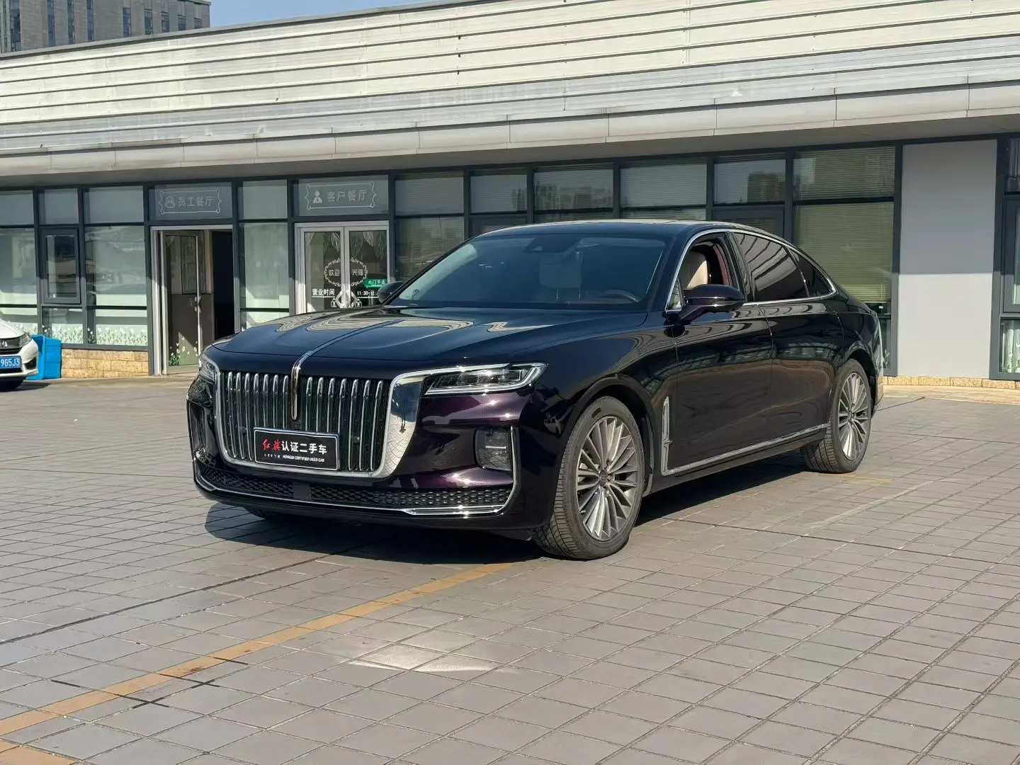 Hongqi H9  из Китая