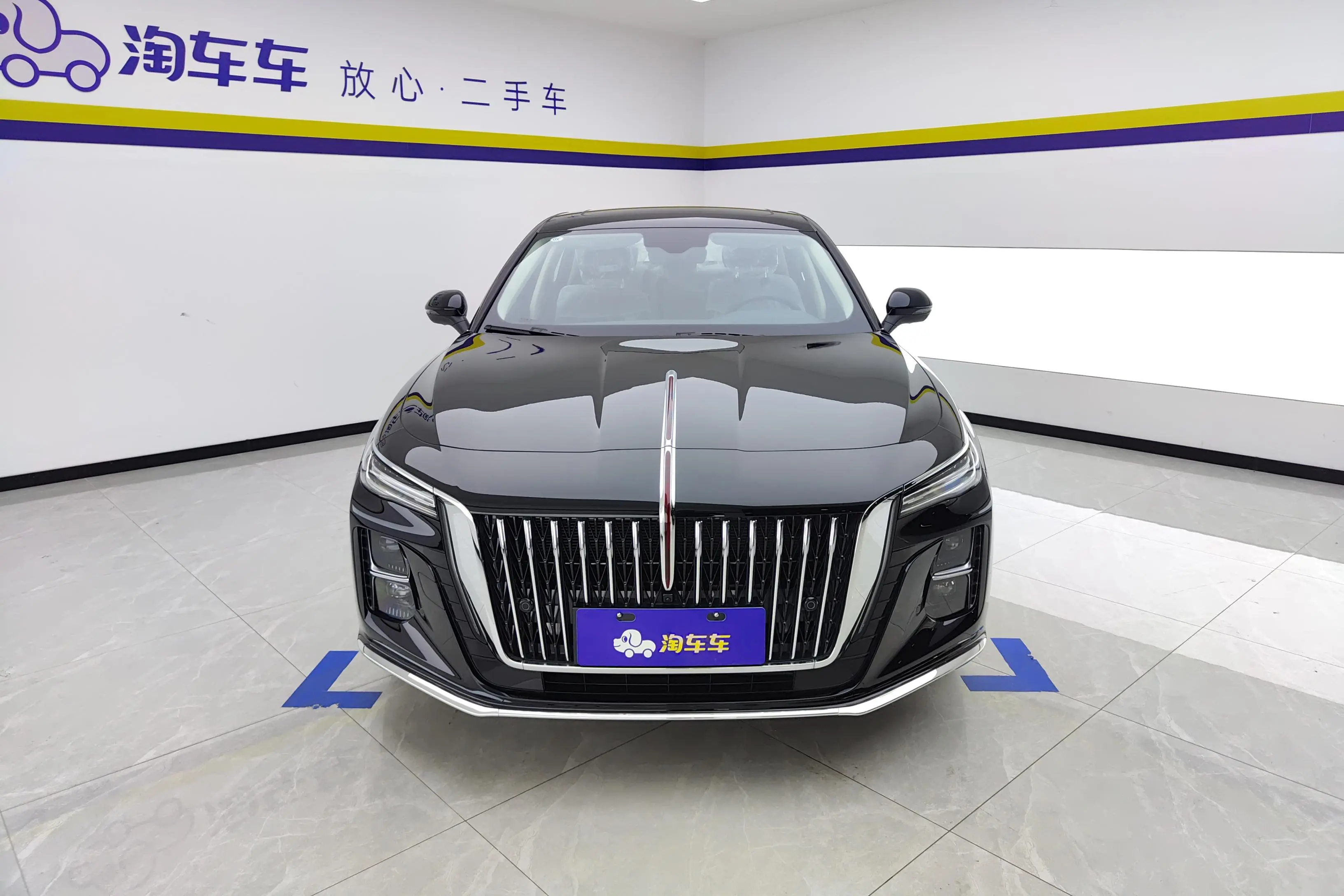 Hongqi H5  из Китая