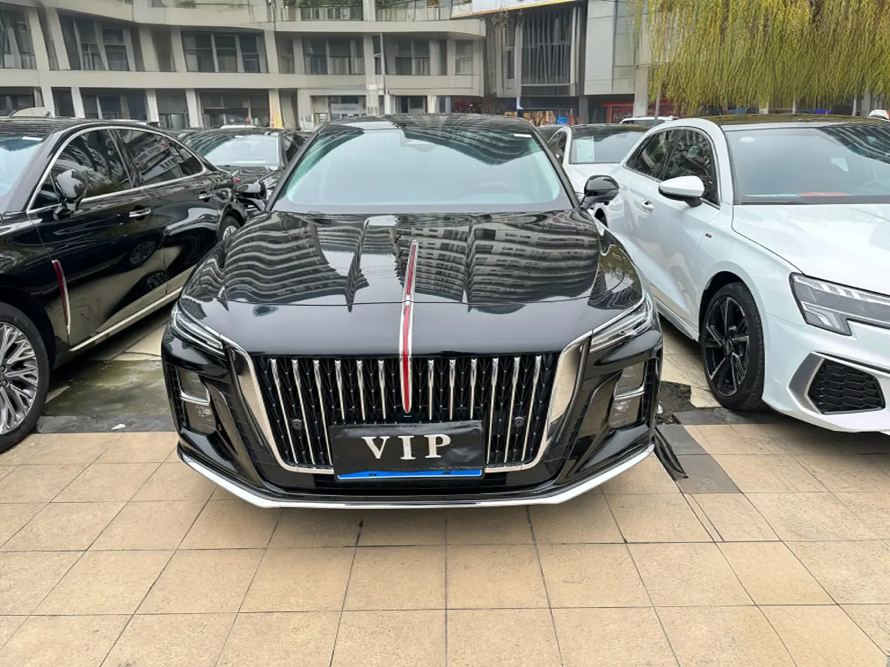 Hongqi H5  из Китая