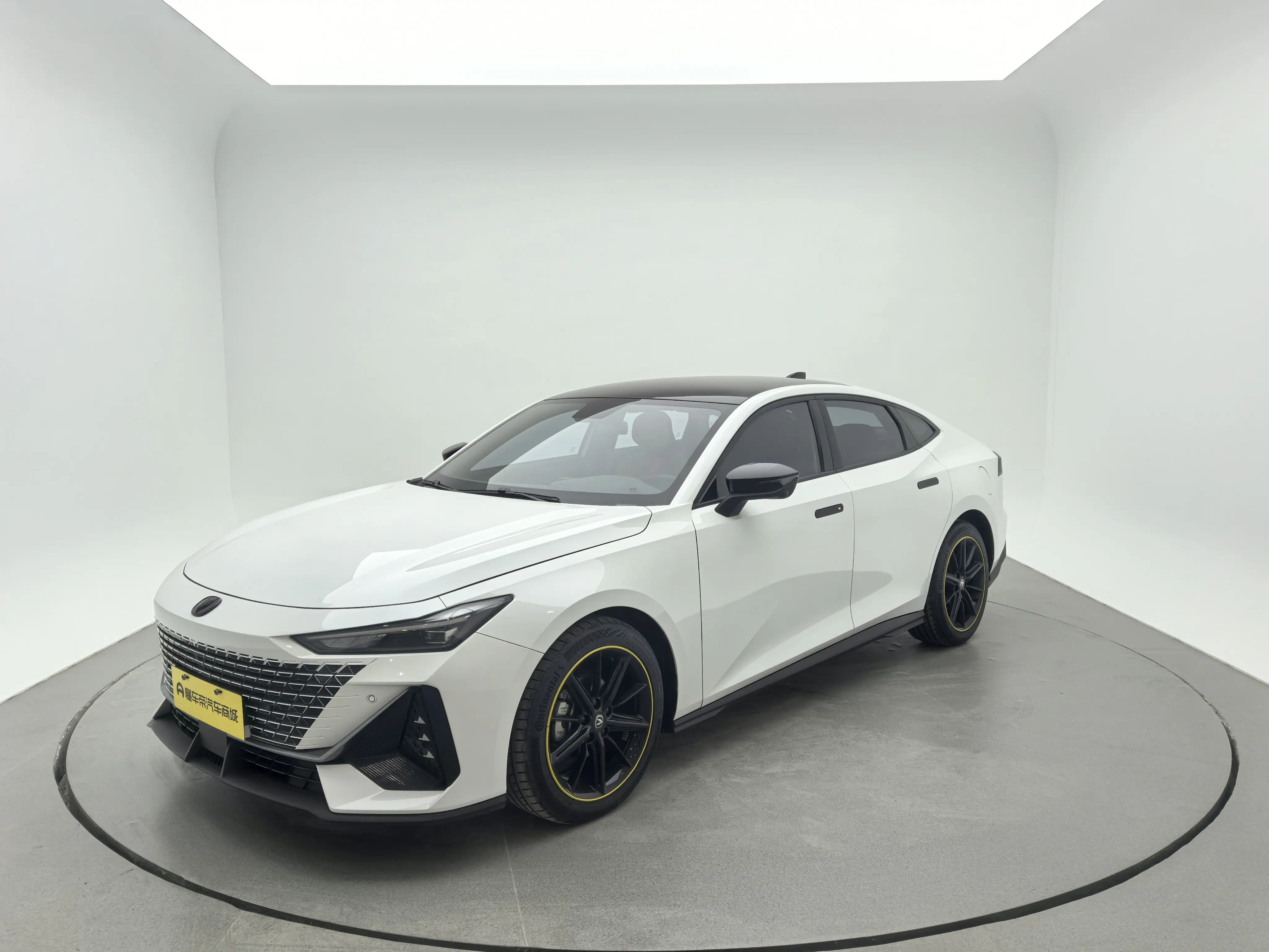 Changan UNI-V  из Китая