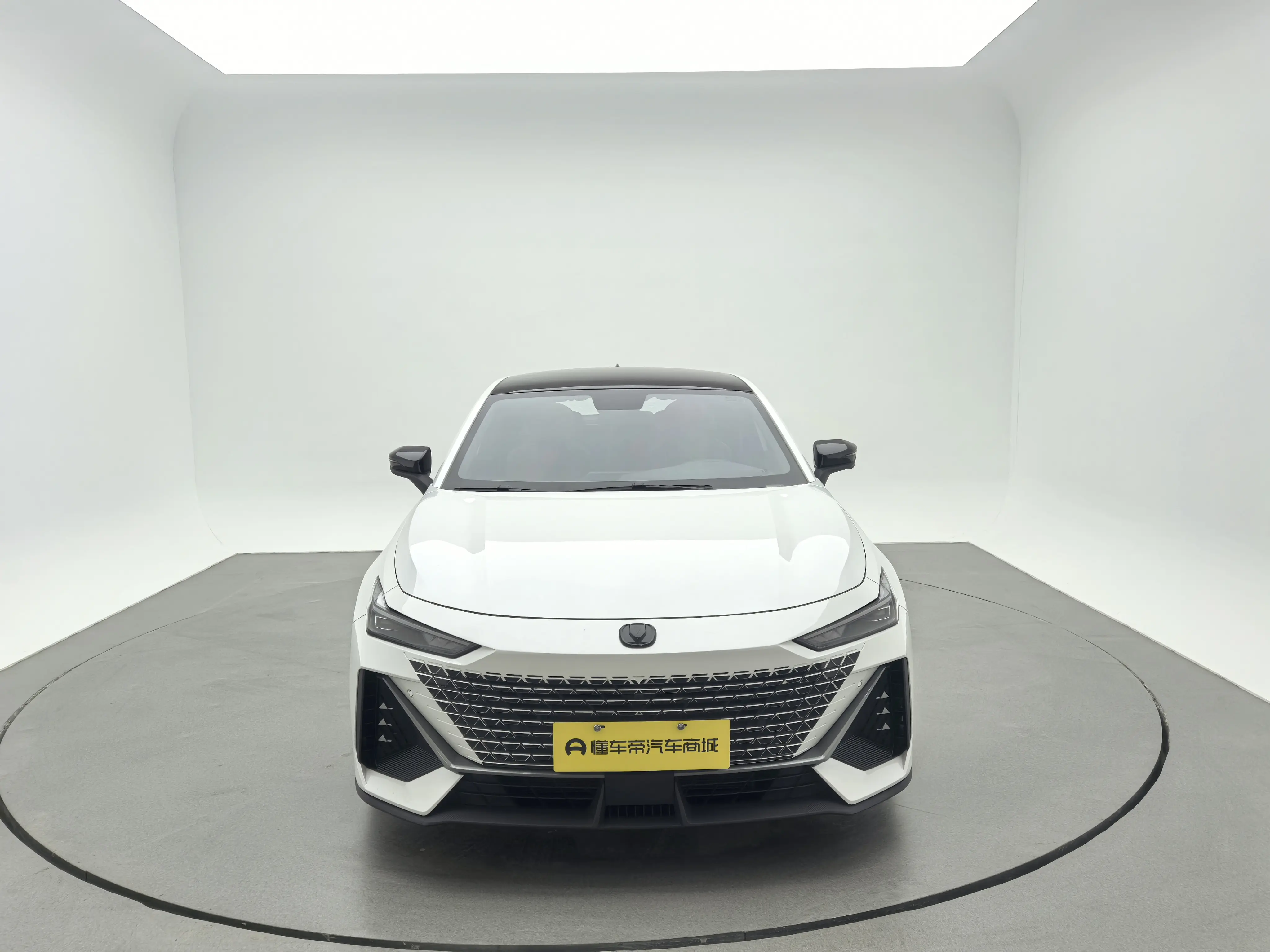 Changan UNI-V  из Китая