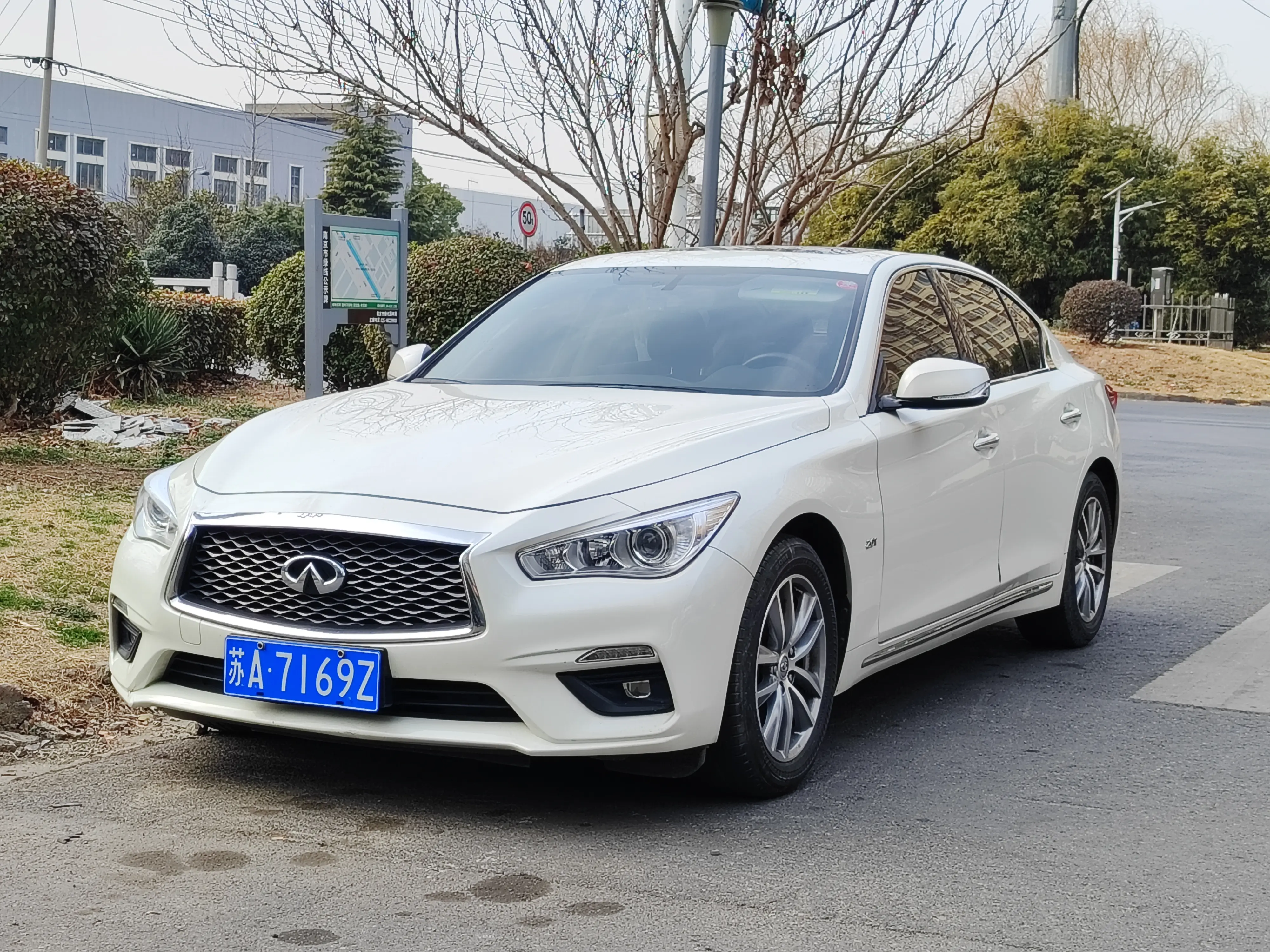 Infiniti Q50L  из Китая