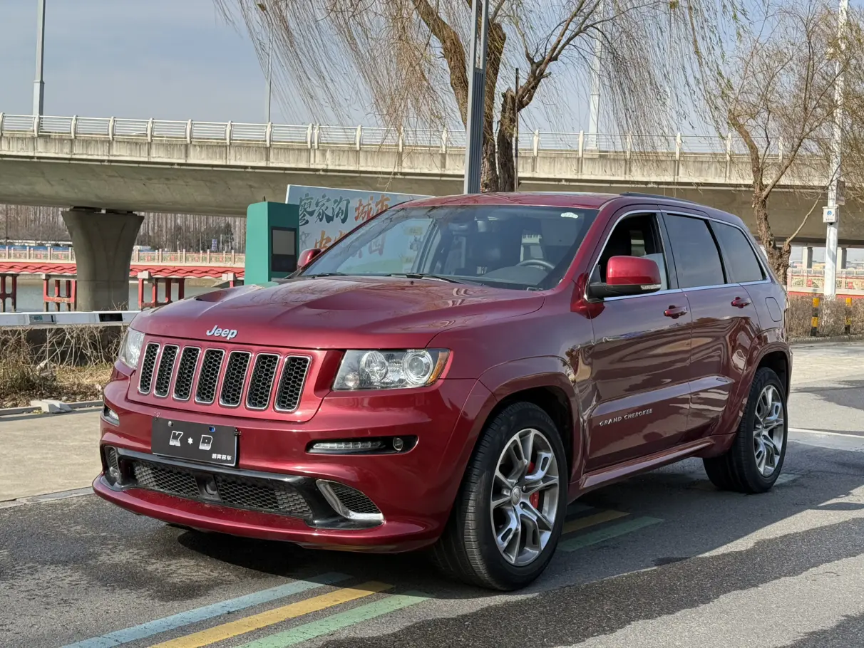 Jeep Grand Cherokee SRT  из Китая