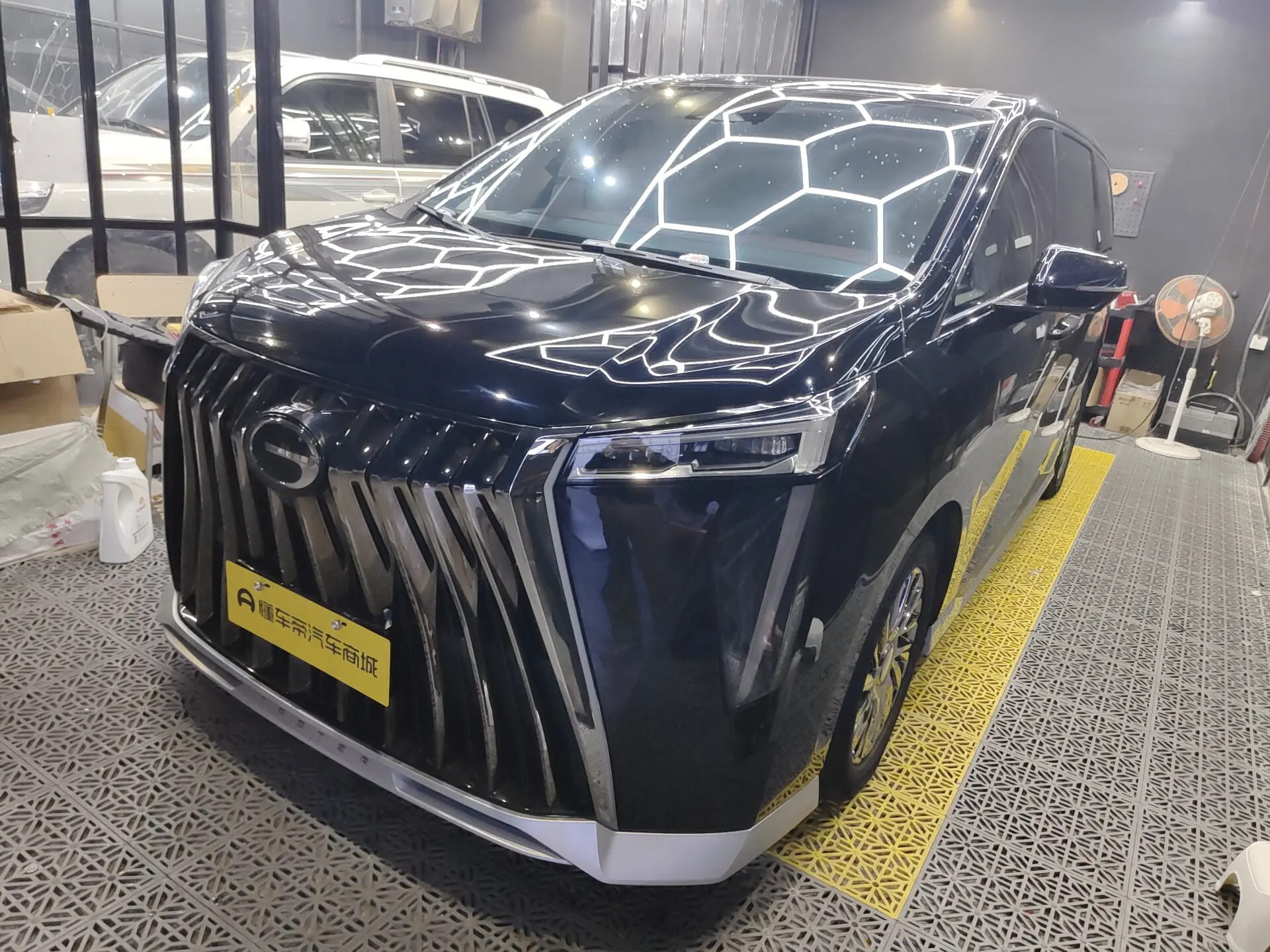 GAC Trumpchi M8  из Китая