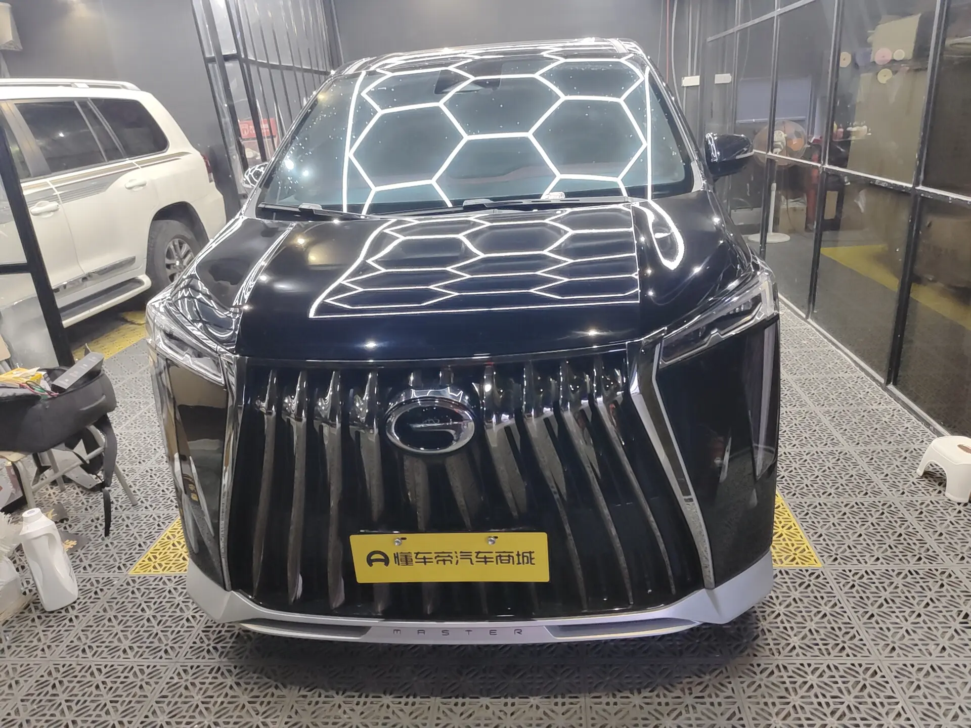 GAC Trumpchi M8  из Китая