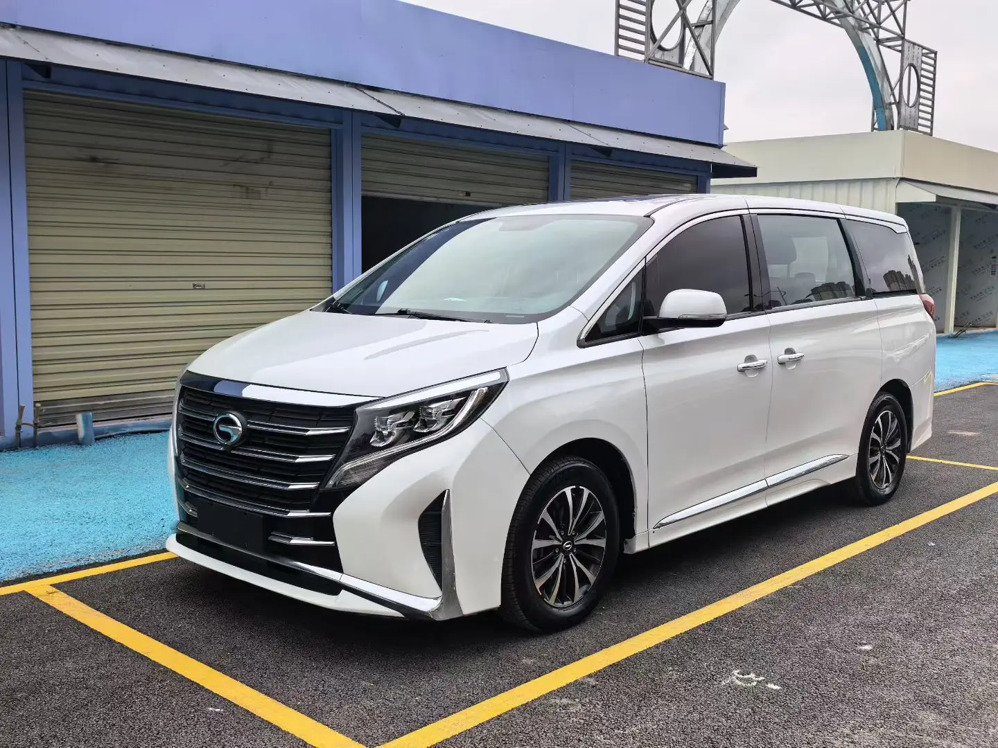 GAC Trumpchi M8  из Китая