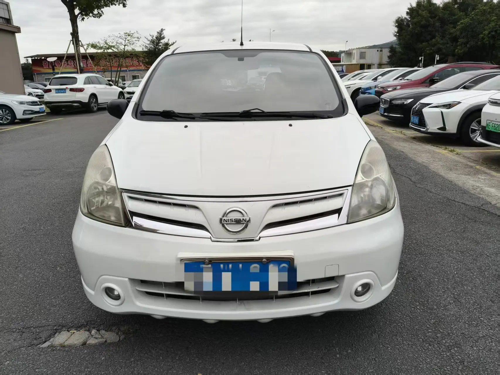 Nissan Li Wei  из Китая