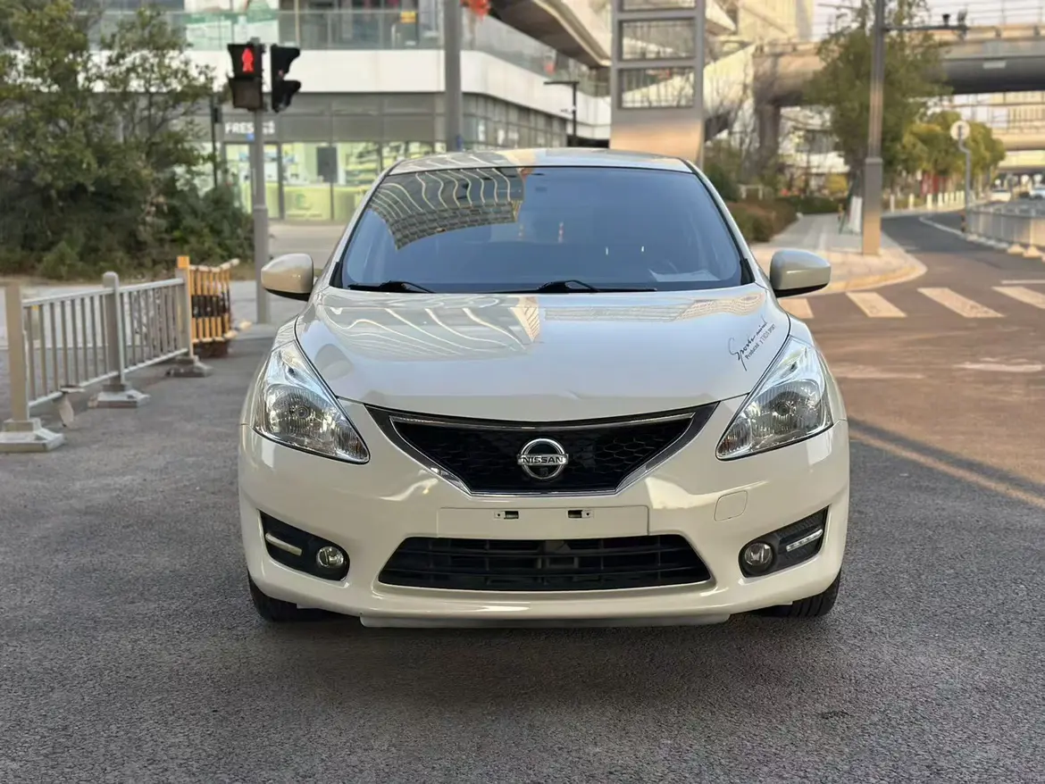 Nissan Tiida  из Китая