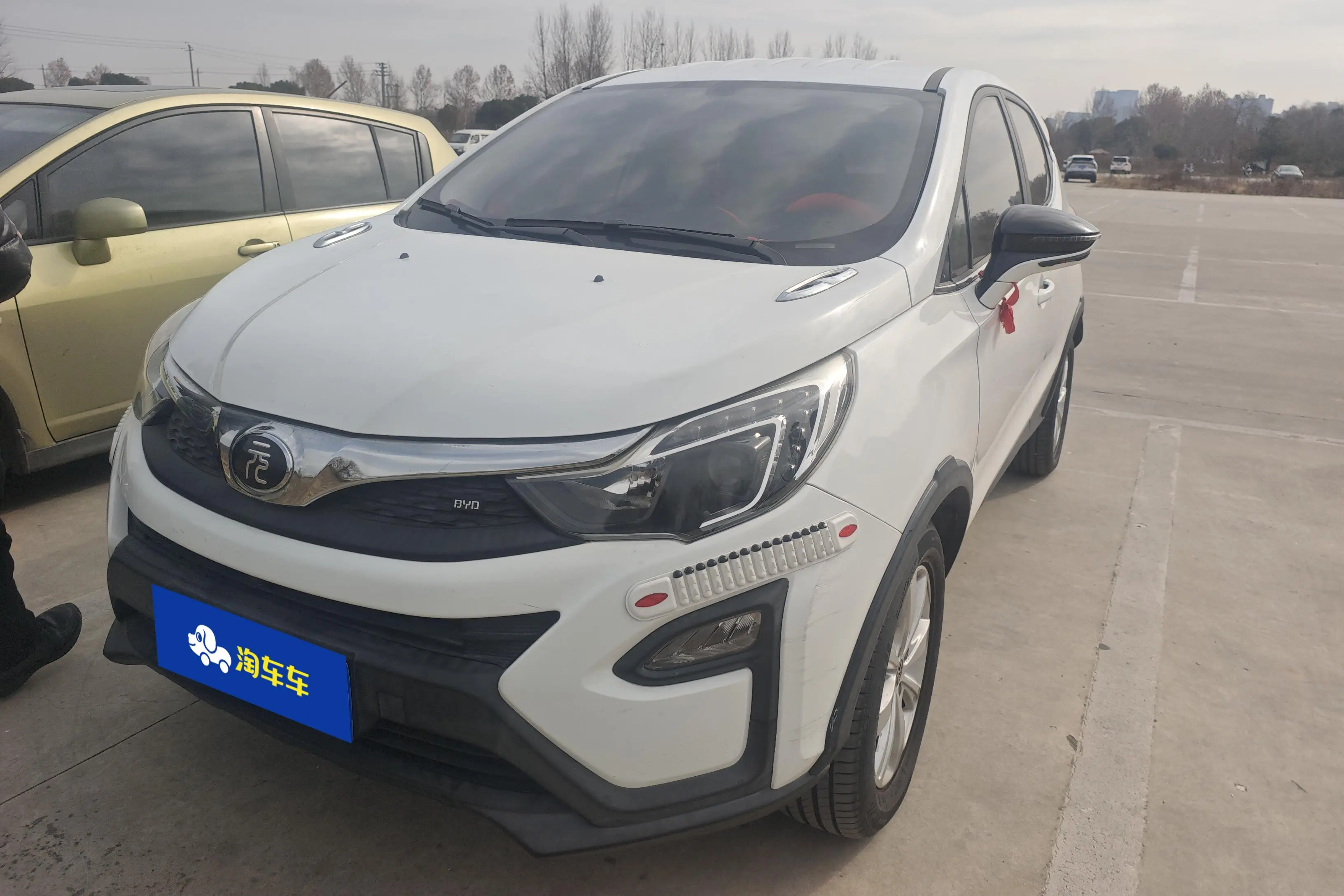 BYD Yuan  из Китая