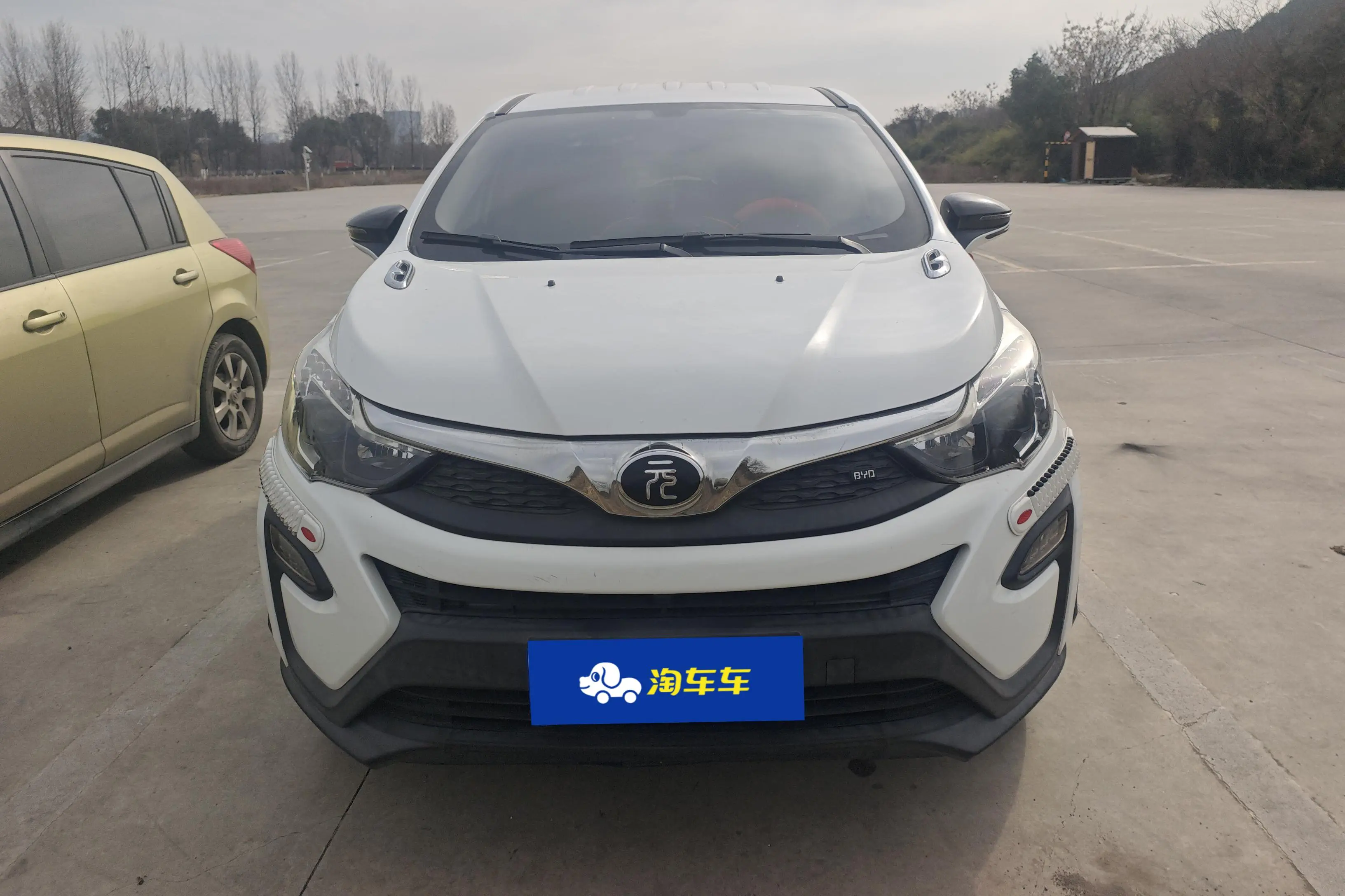 BYD Yuan  из Китая