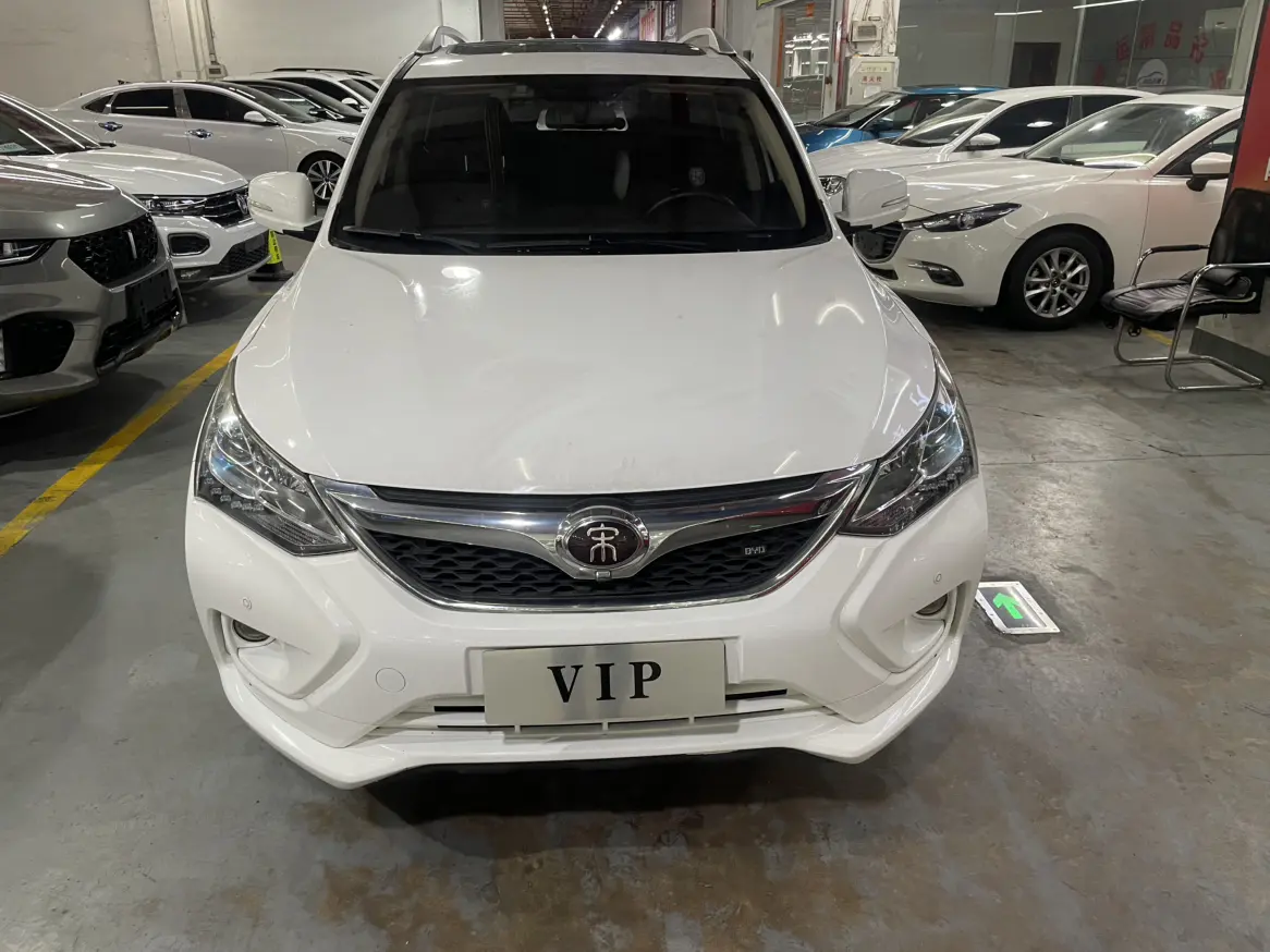 BYD Song  из Китая