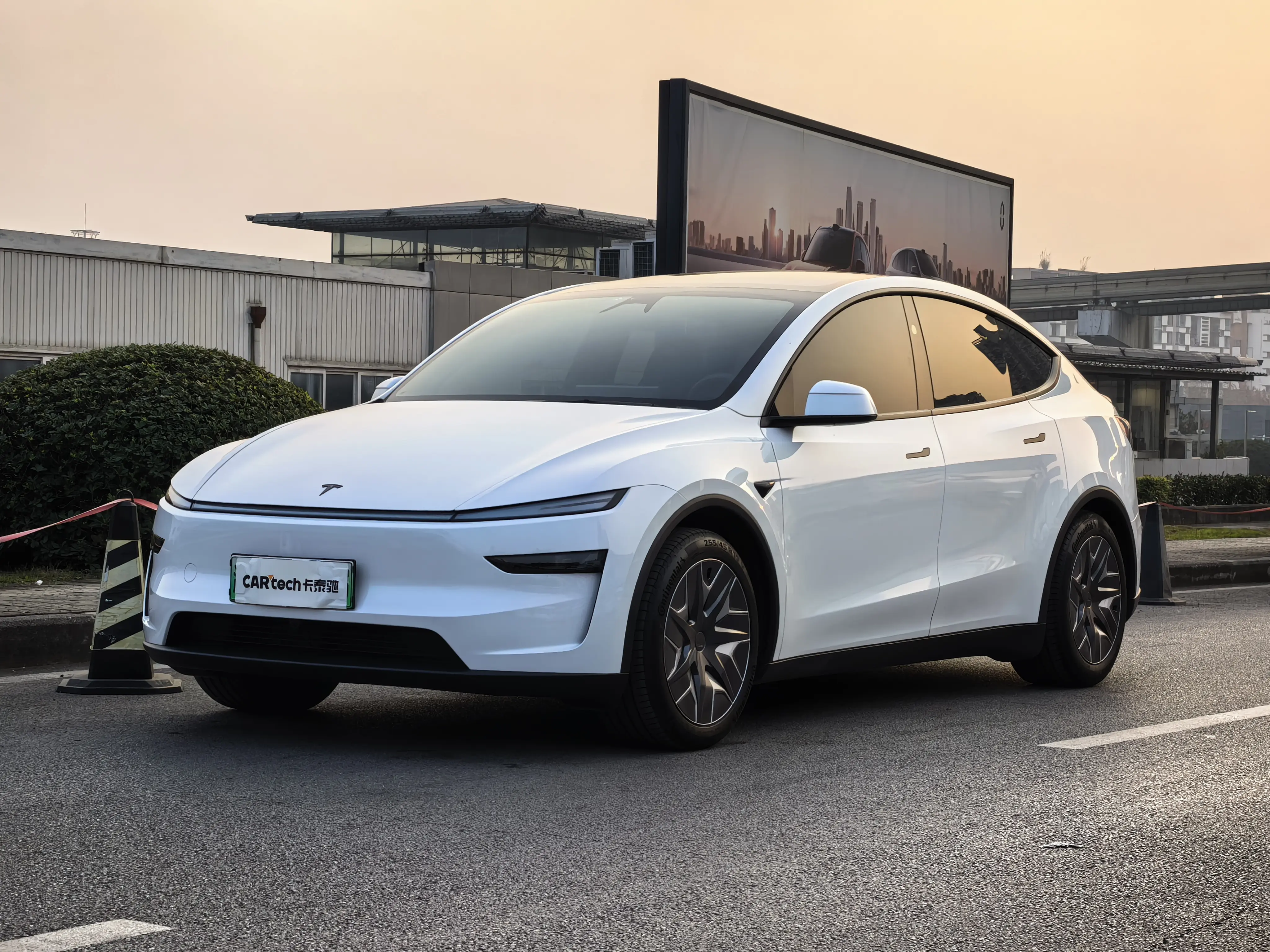 Tesla Model YL  из Китая