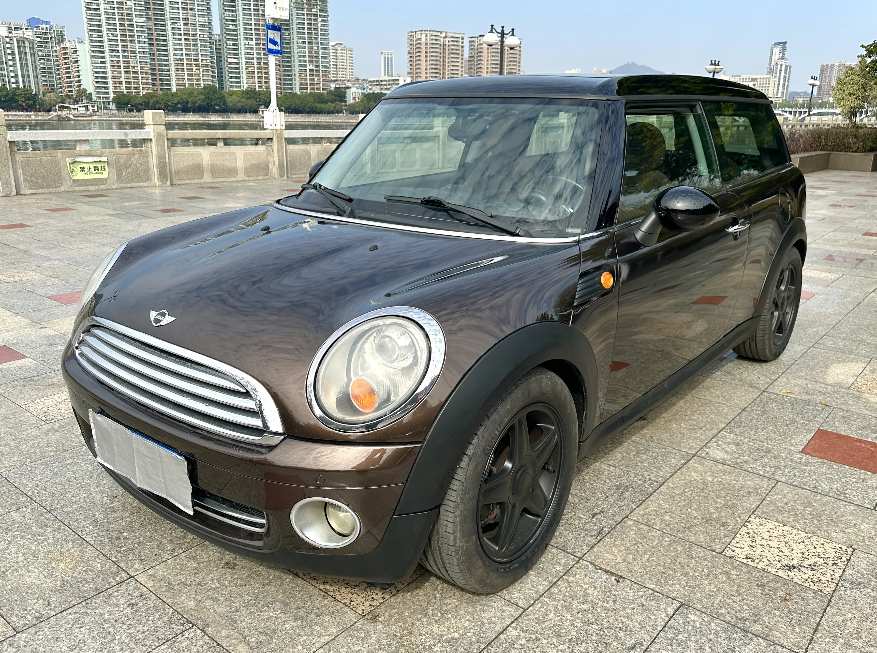 MINI CLUBMAN  из Китая