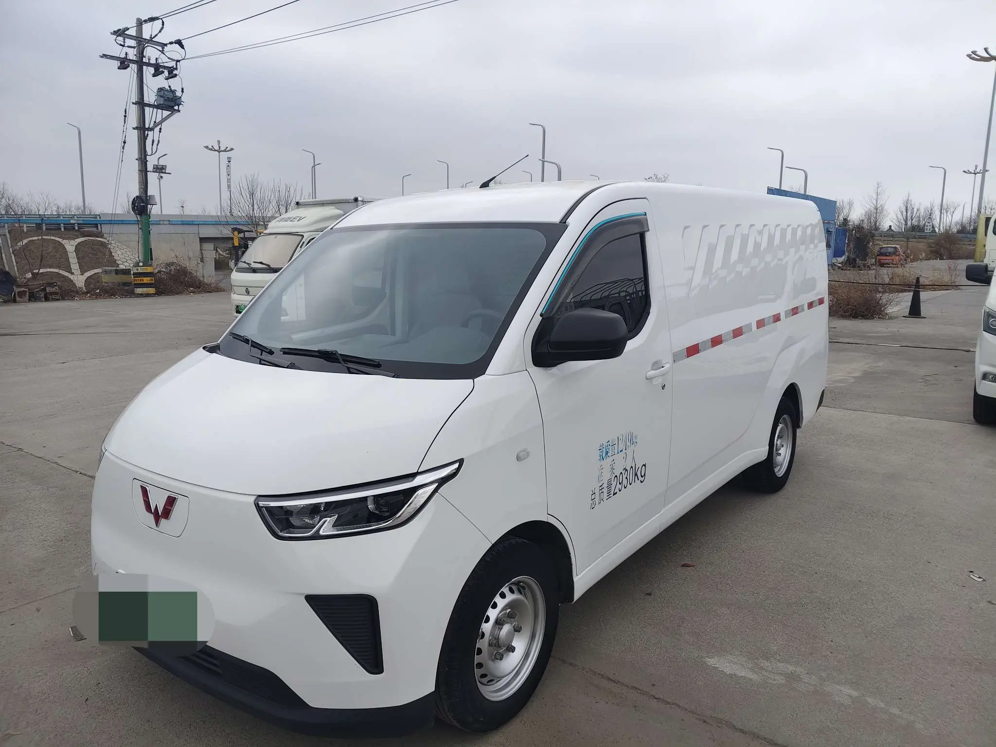 Wuling Yangguang  из Китая