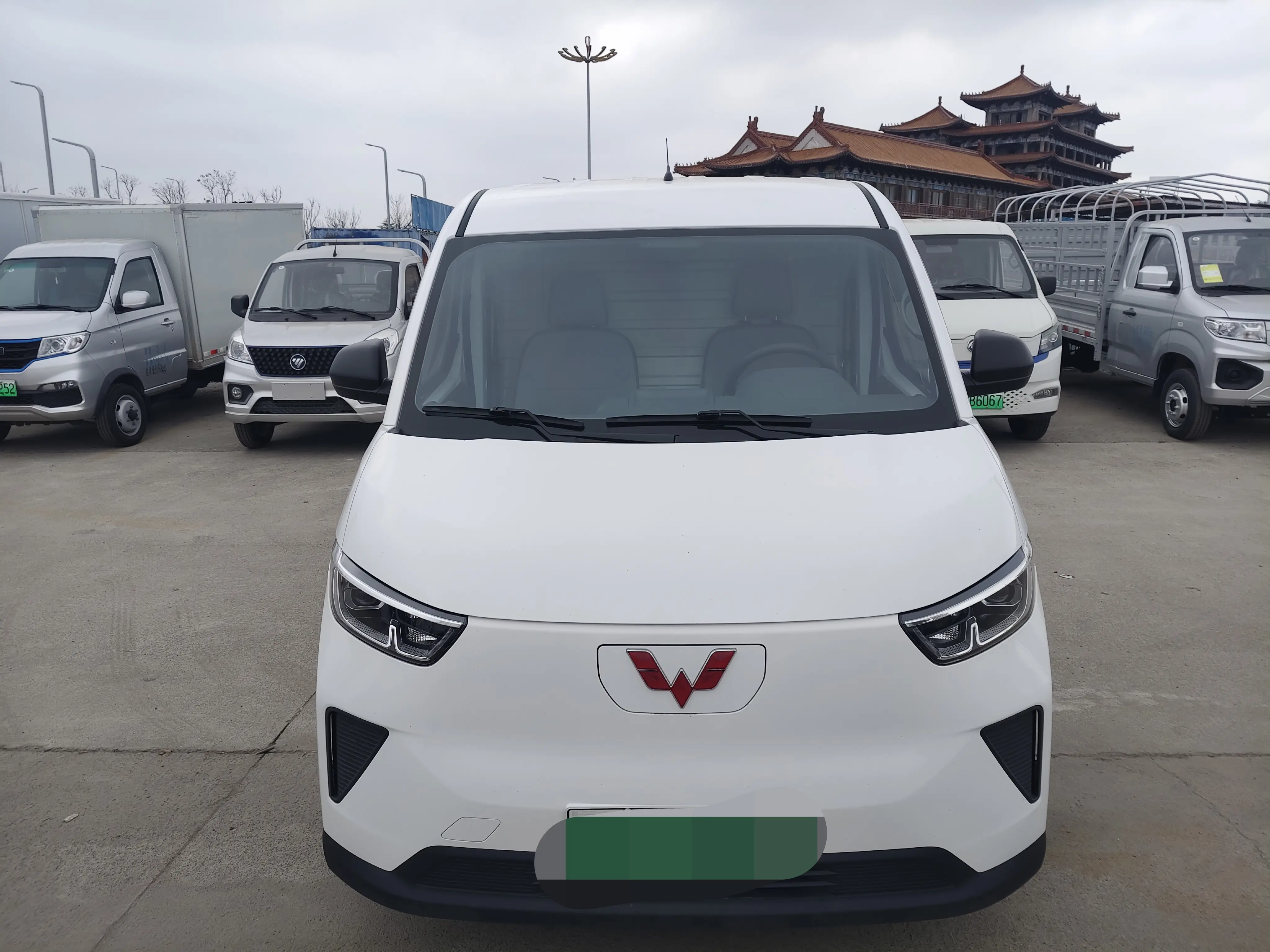 Wuling Yangguang  из Китая