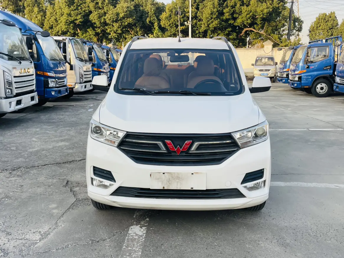 Wuling Hongguang  из Китая