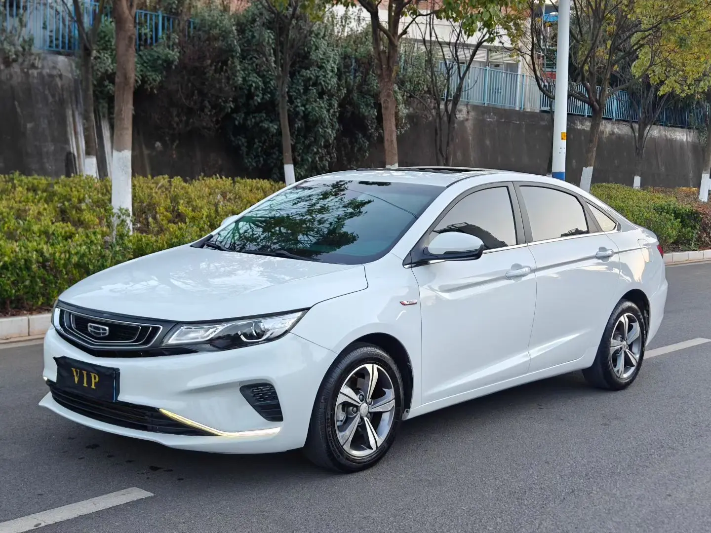 Geely Emgrand GL  из Китая