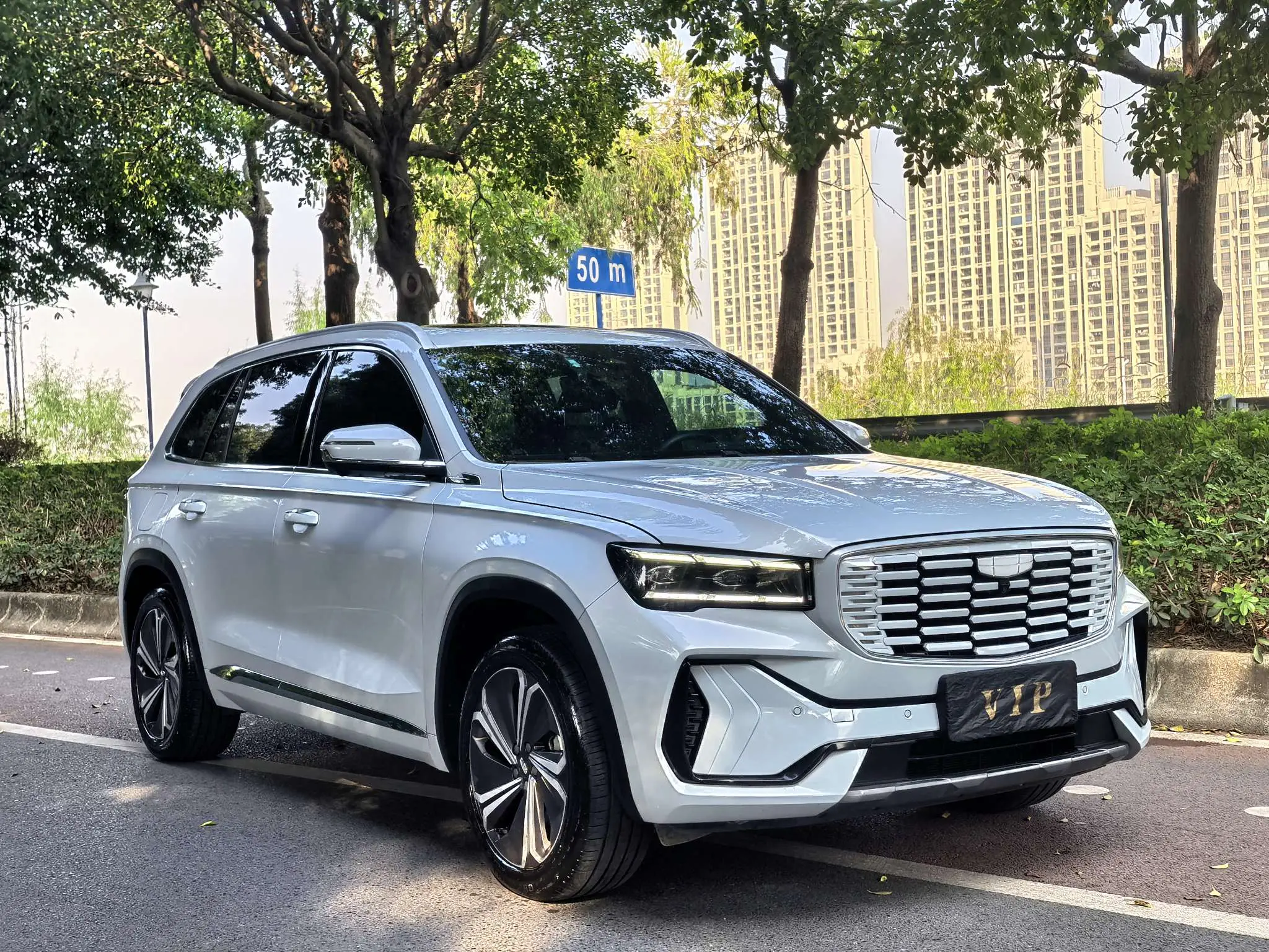 Geely Monjaro (Xingyue L)  из Китая