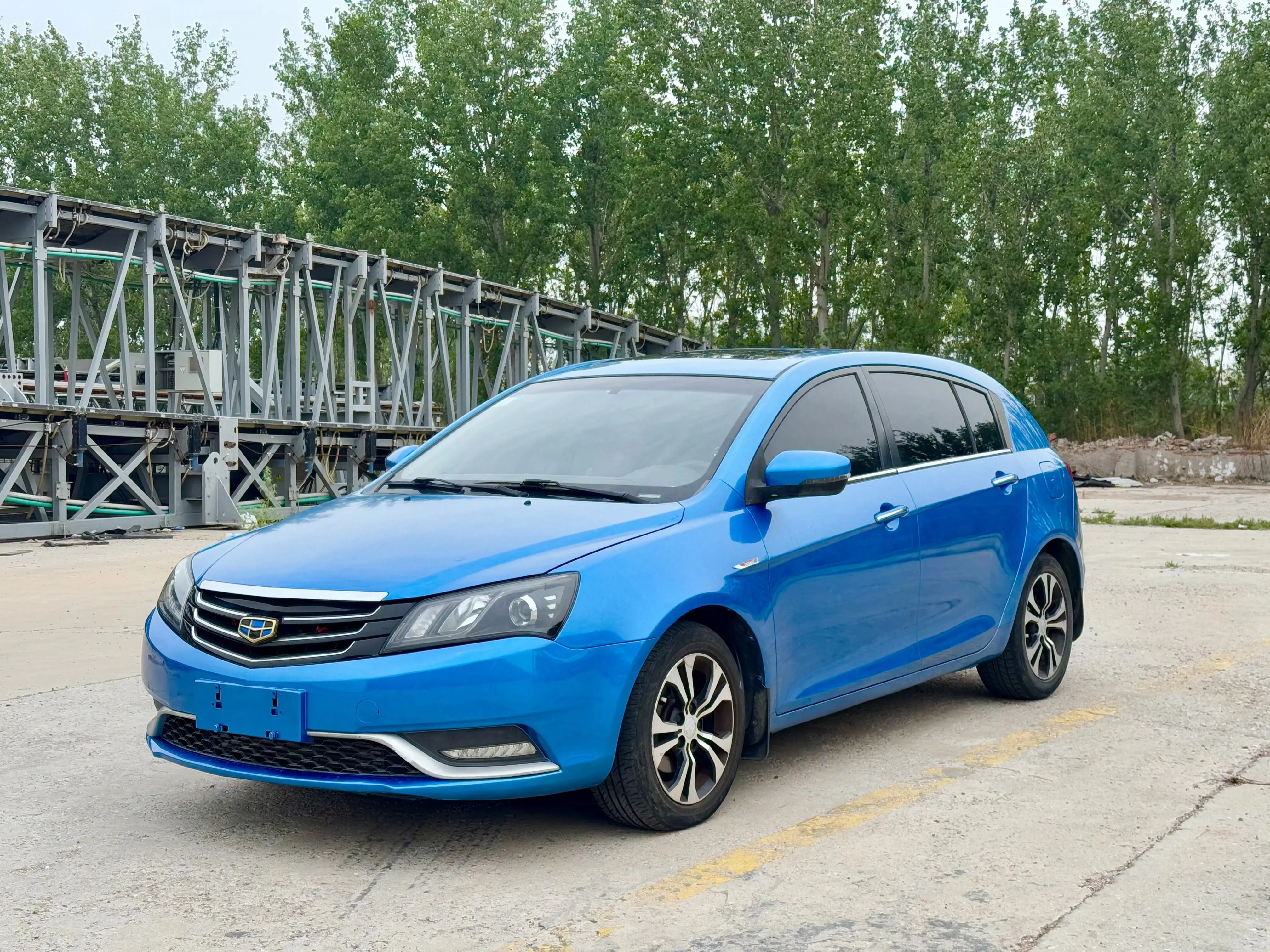 Geely Emgrand  из Китая