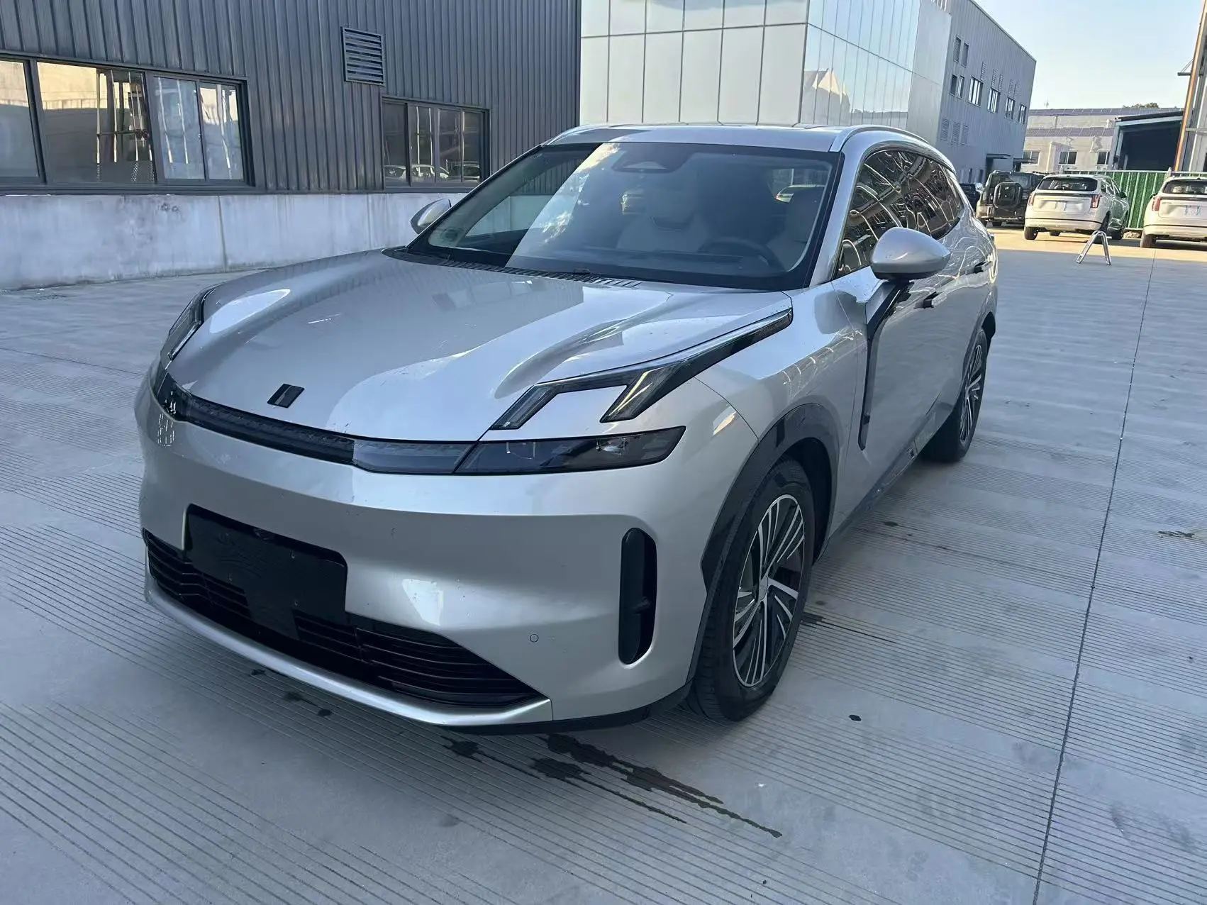 Lynk & Co 08 EM-P