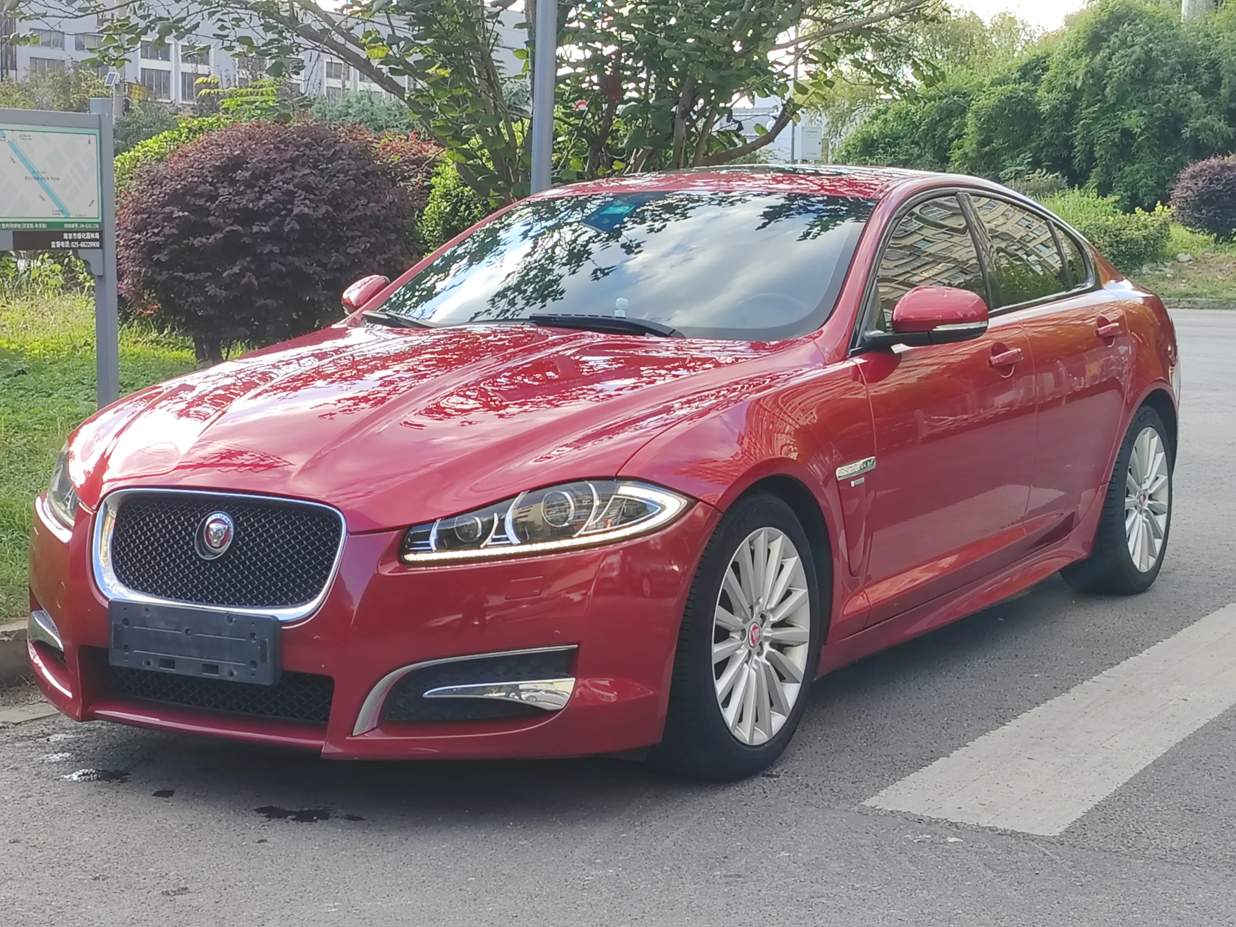 Jaguar XF  из Китая