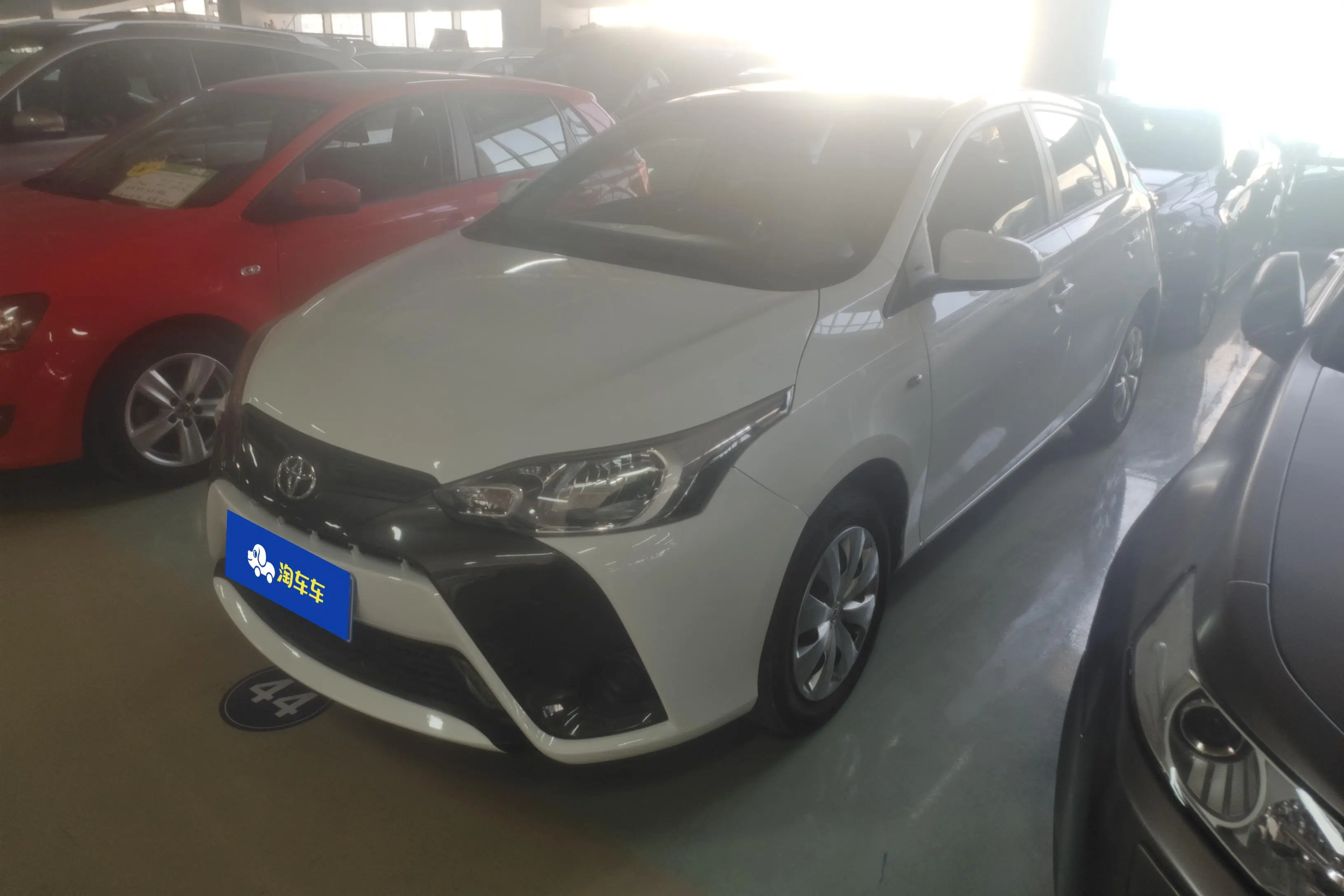 Toyota Yaris L  из Китая