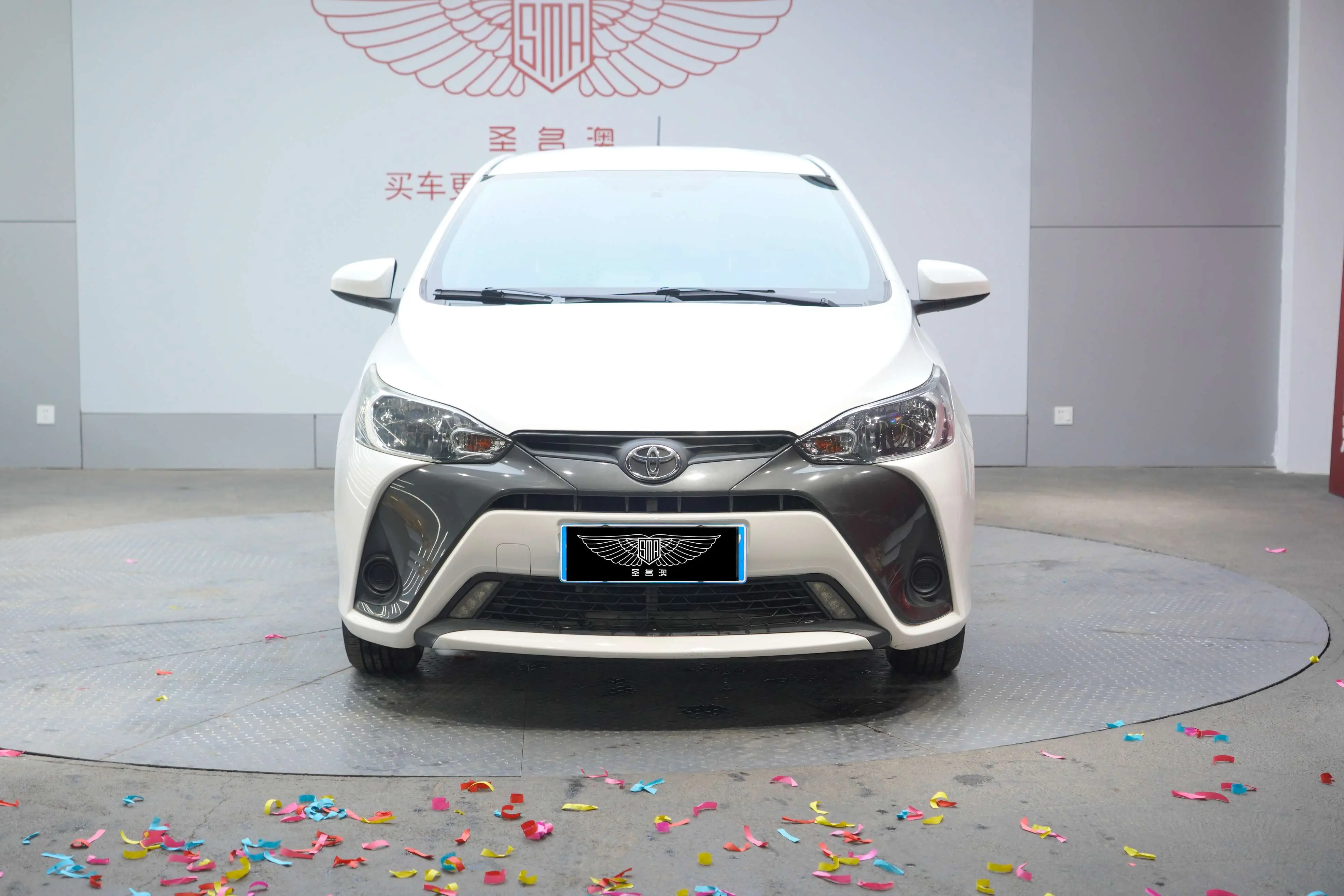 Toyota Yaris L  из Китая