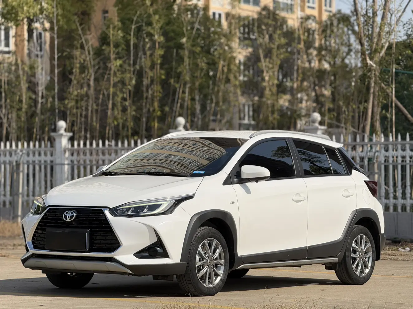 Toyota Yaris L  из Китая