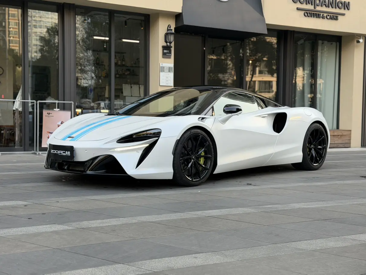 McLaren Artura  из Китая