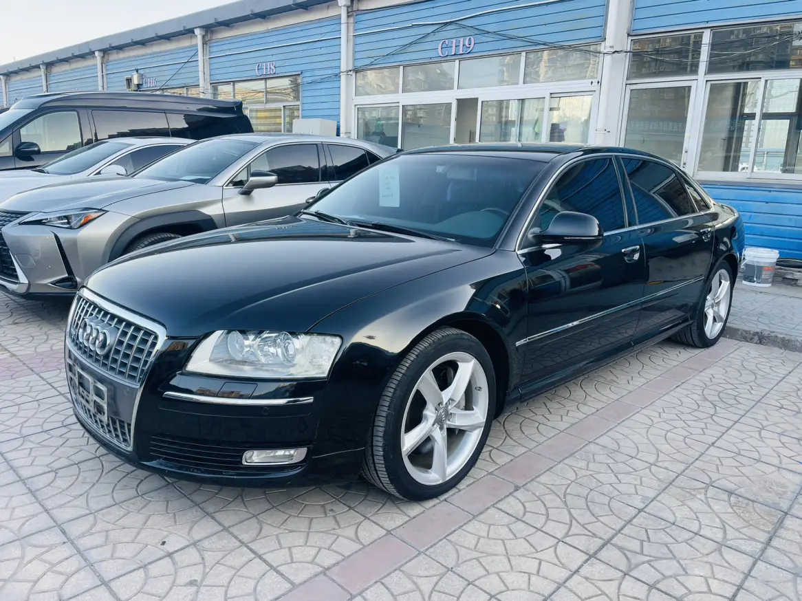 Audi A8  из Китая