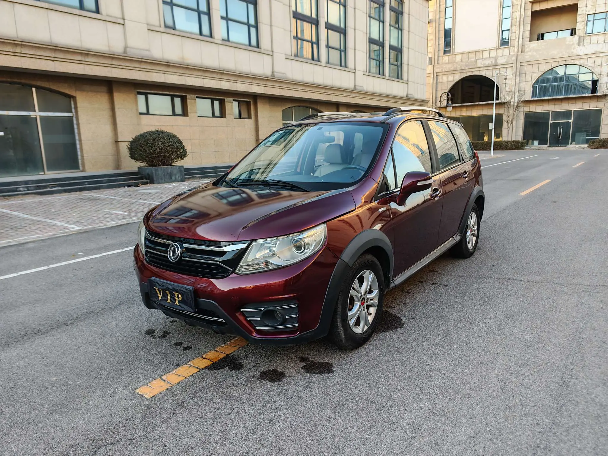 Forthing Jingyi XV  из Китая