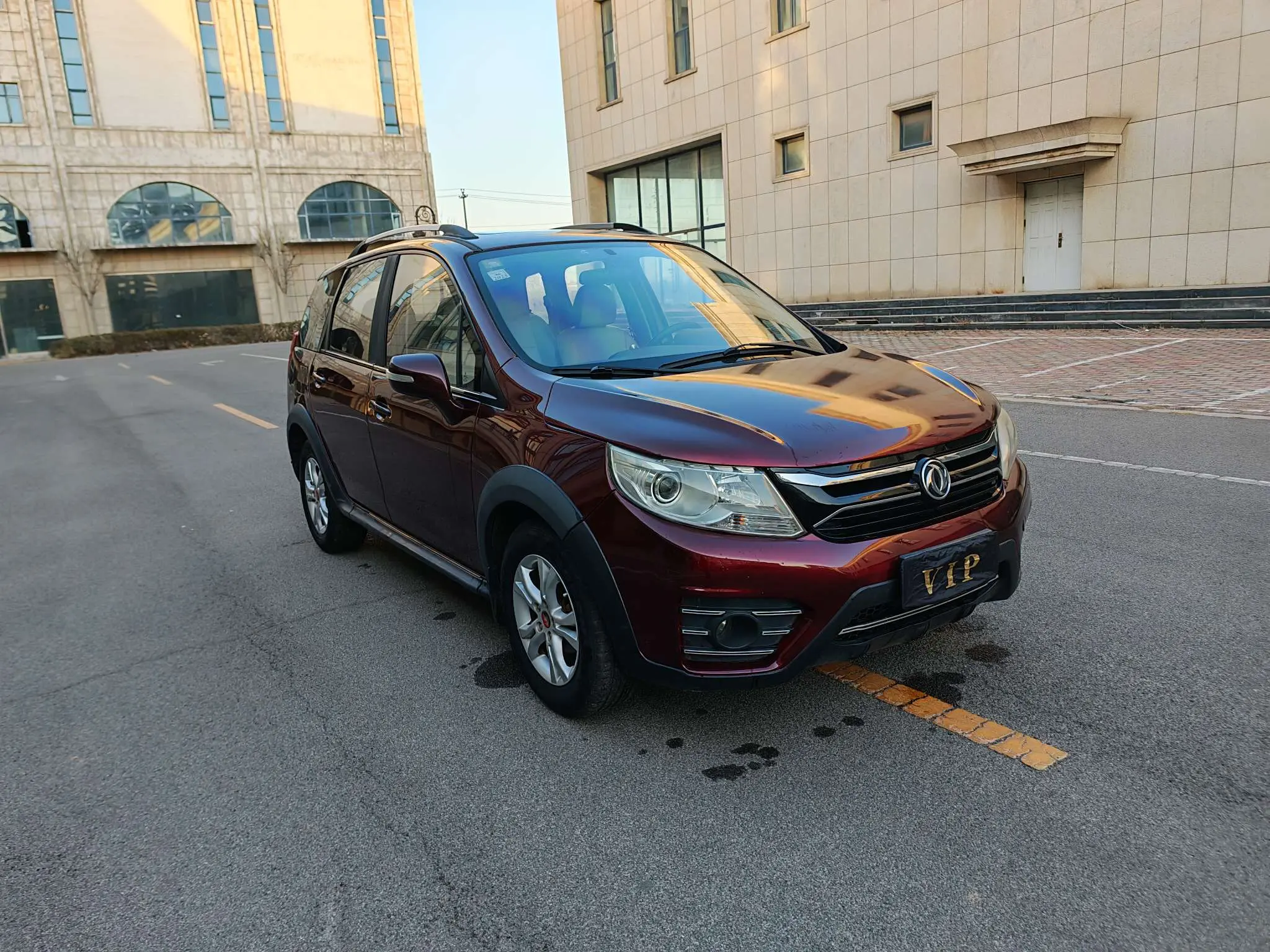 Forthing Jingyi XV  из Китая