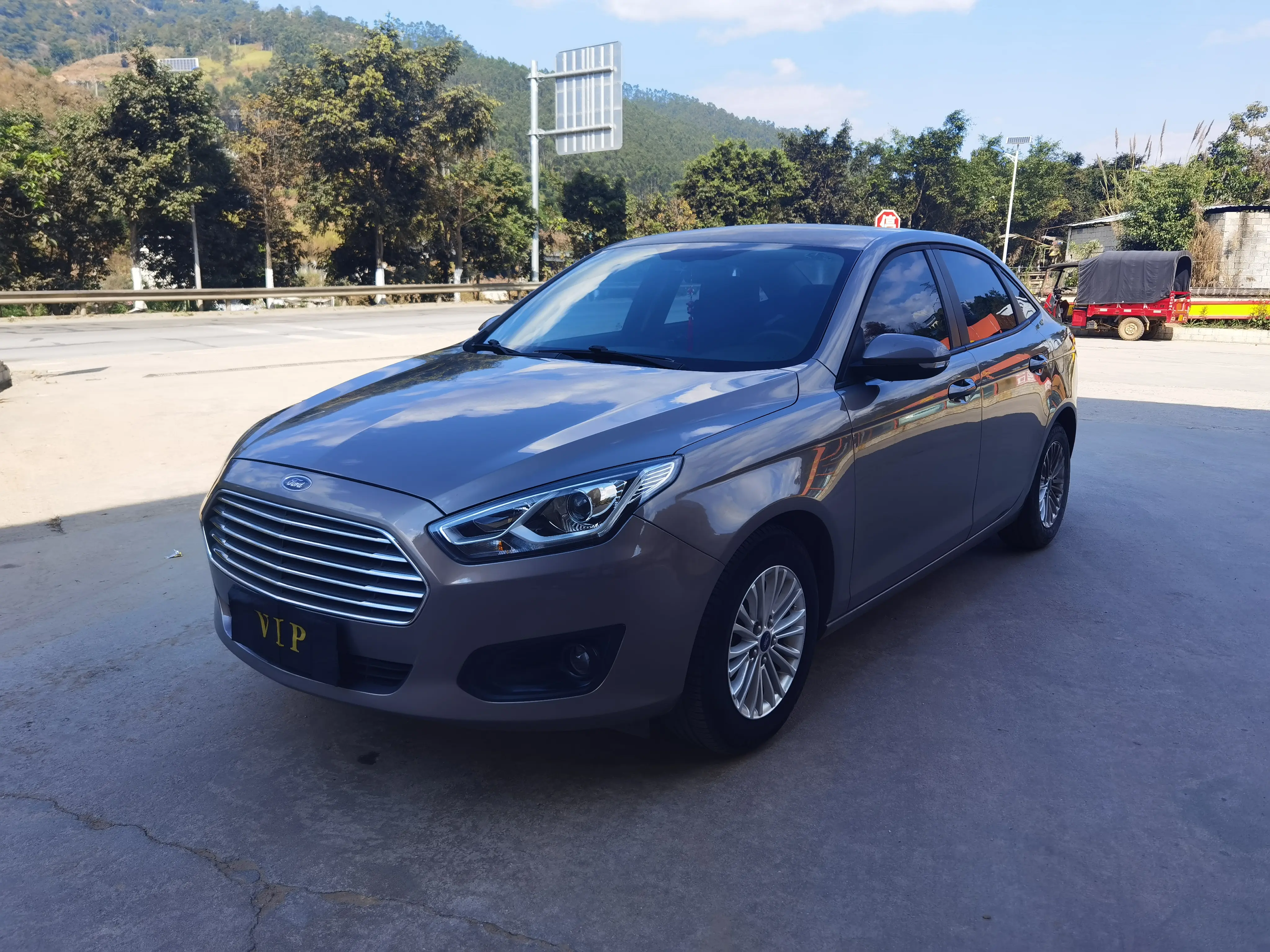 Ford Forrest  из Китая