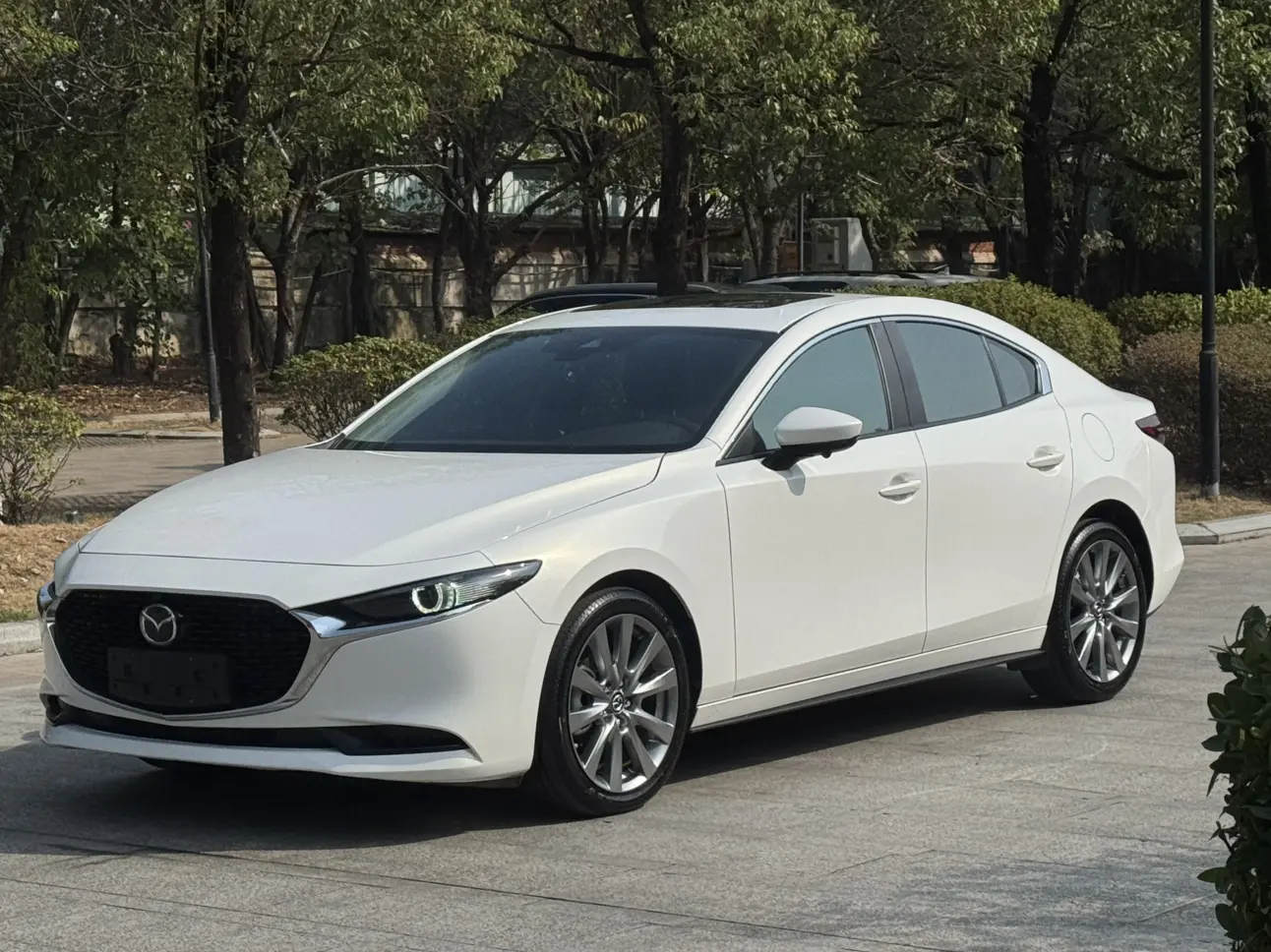 Mazda Axela (Mazda3)  из Китая