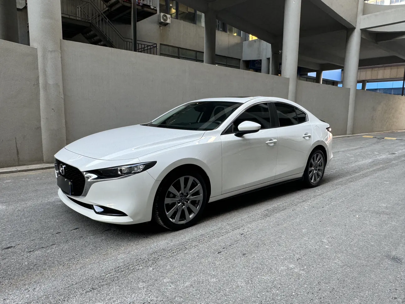 Mazda Axela (Mazda3)  из Китая