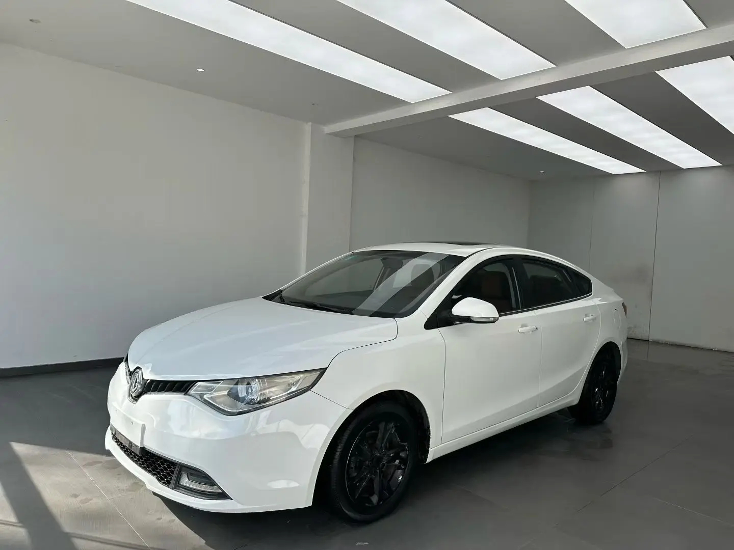 MG Ruixing  из Китая