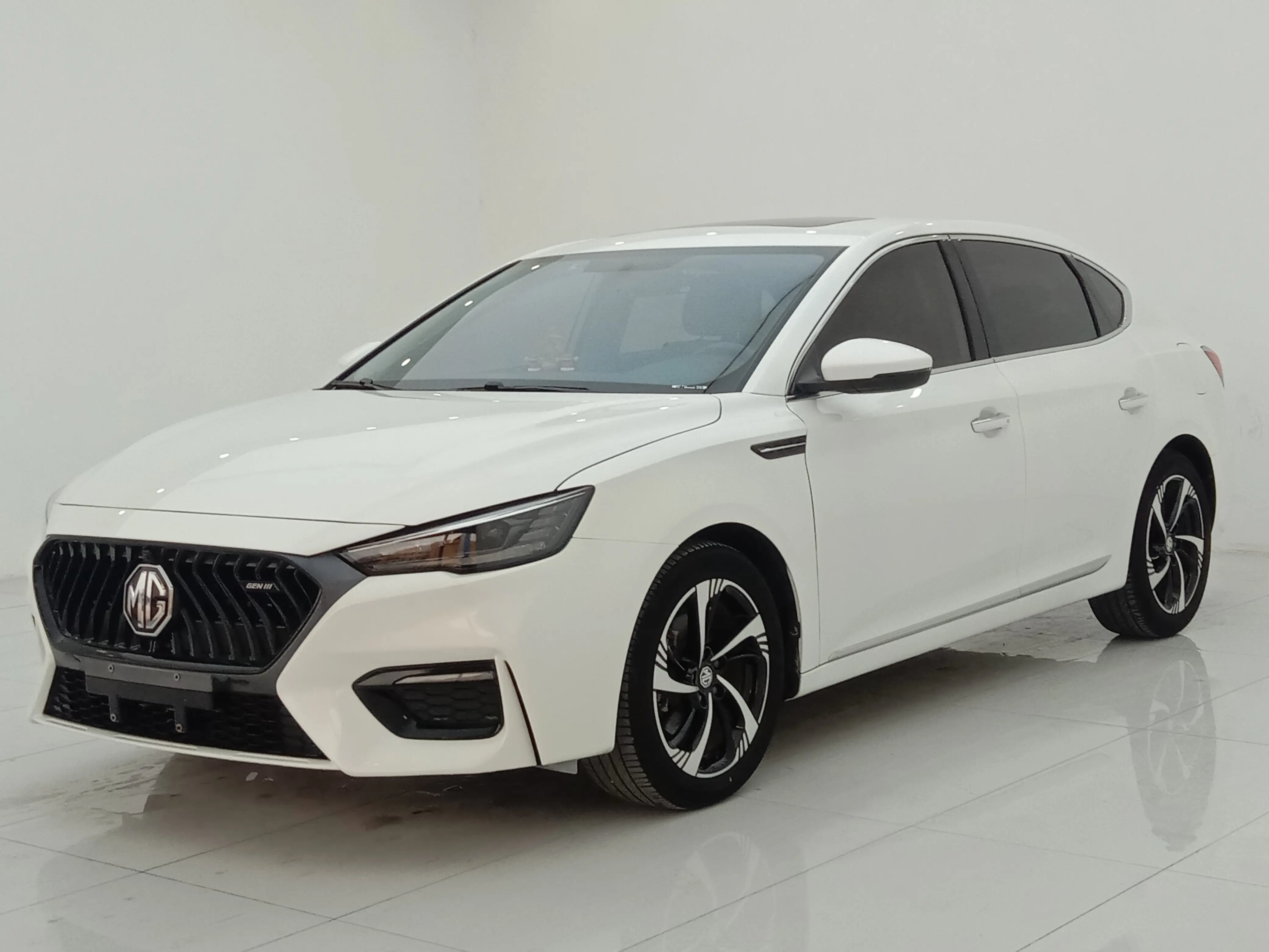 MG 6  из Китая